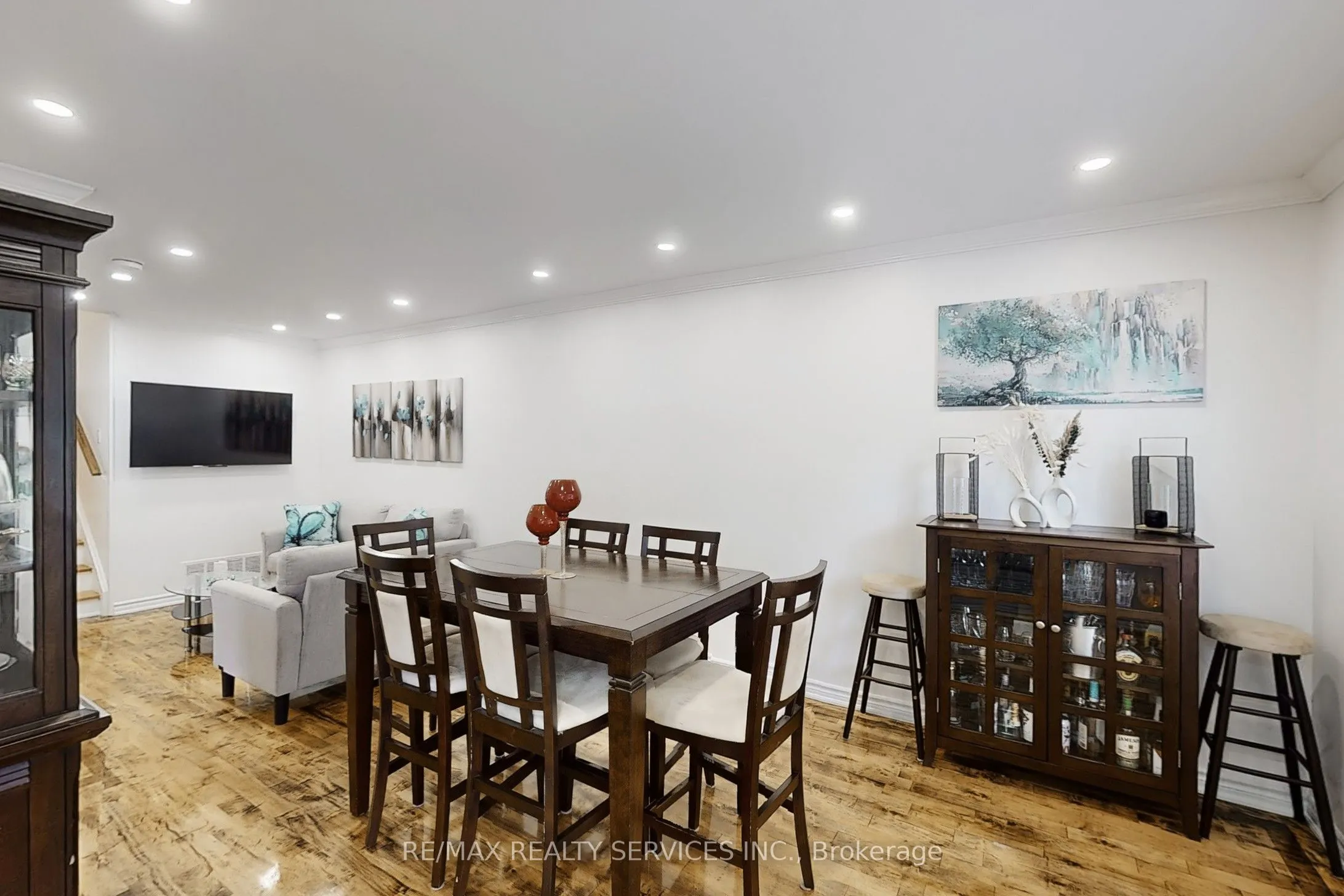 10 Minton Place