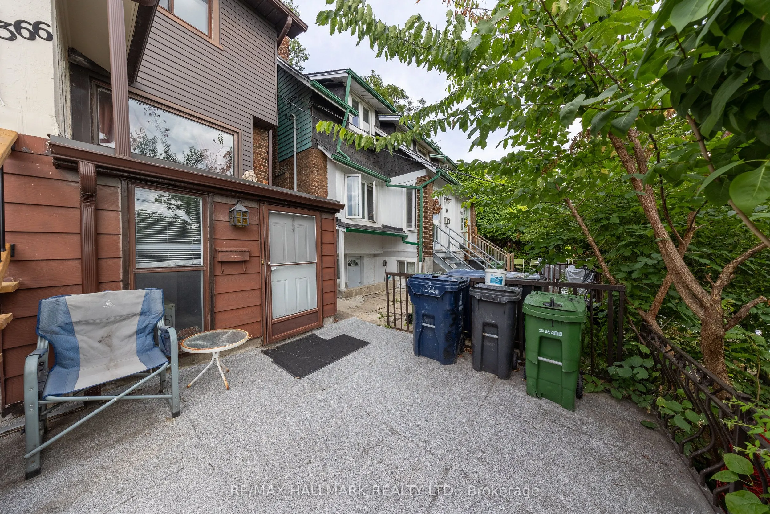 1366 Davenport Road, #Lower