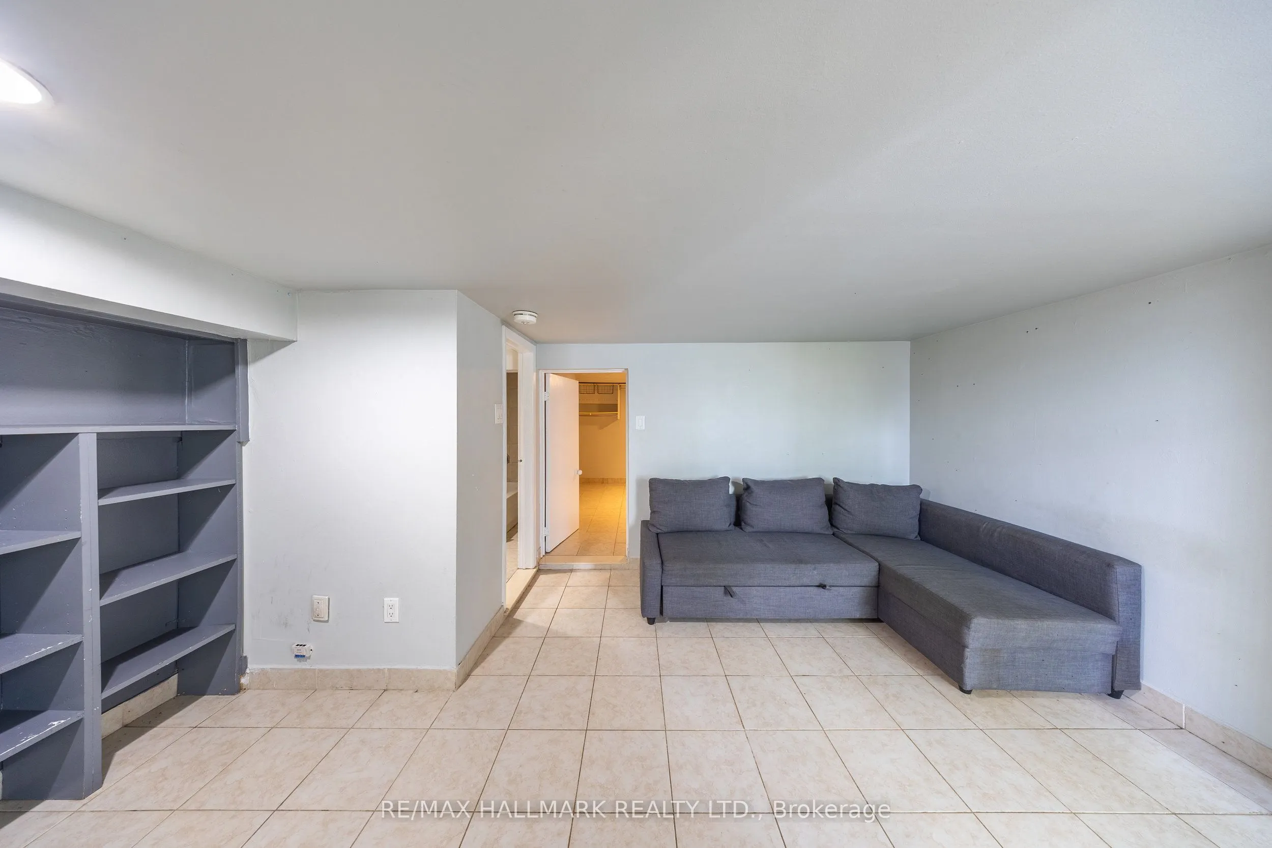 1366 Davenport Road, #Lower