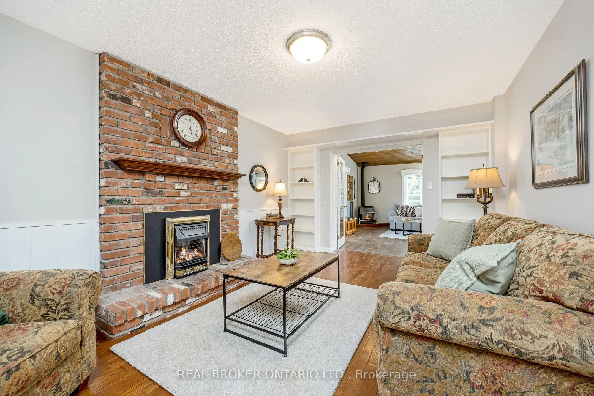 529 Moorelands Crescent