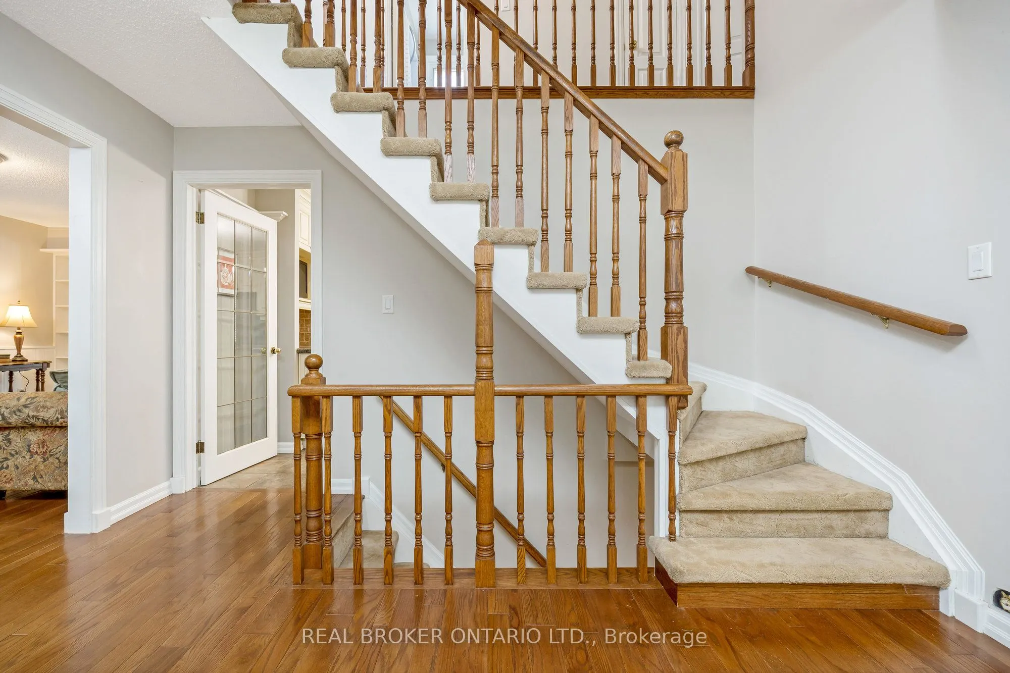529 Moorelands Crescent