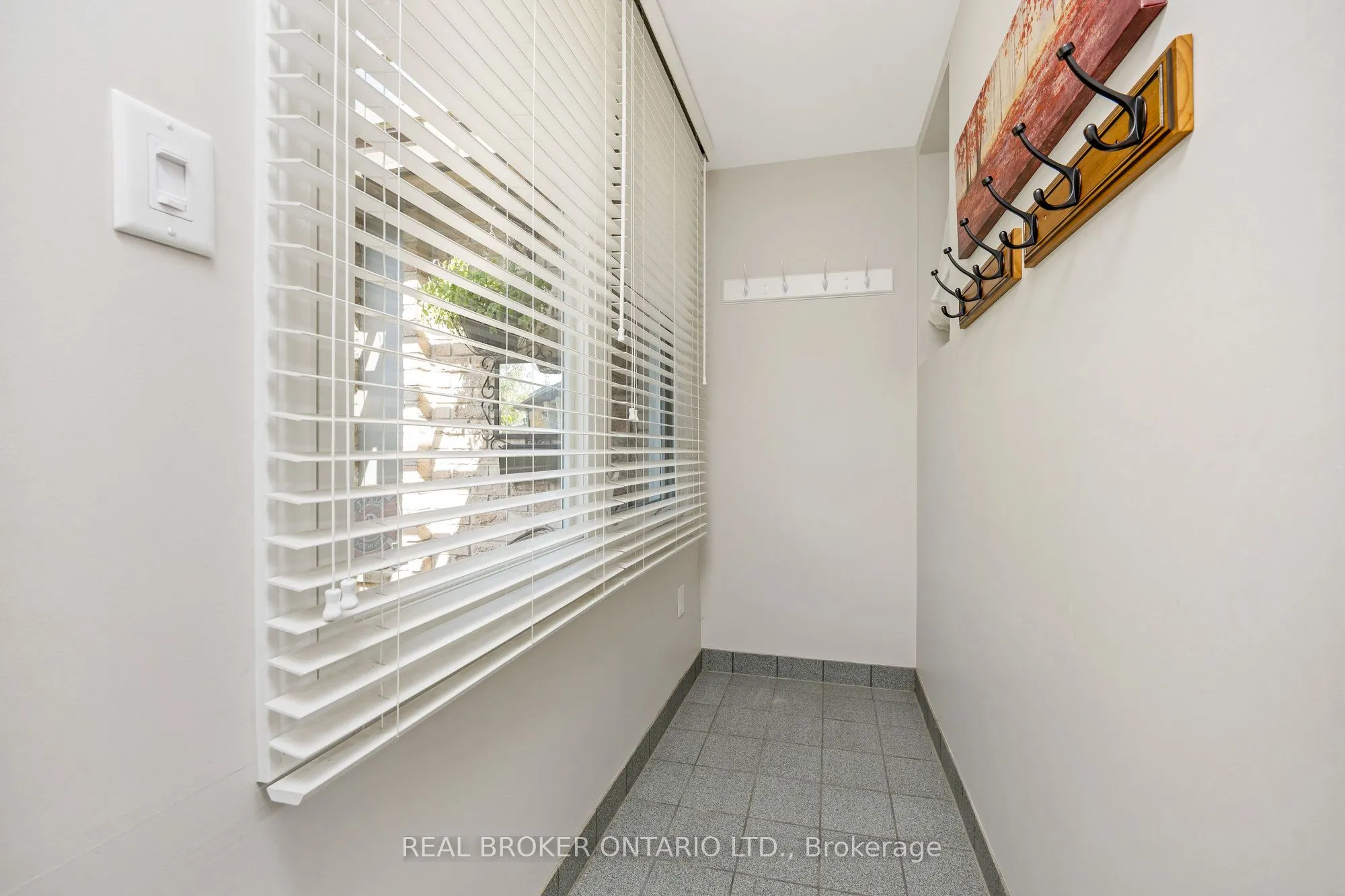 529 Moorelands Crescent