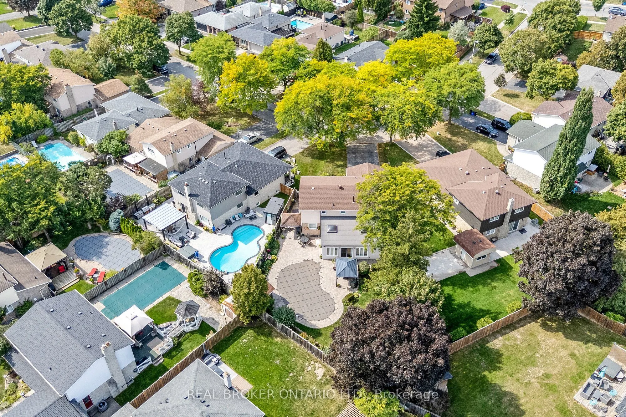 529 Moorelands Crescent