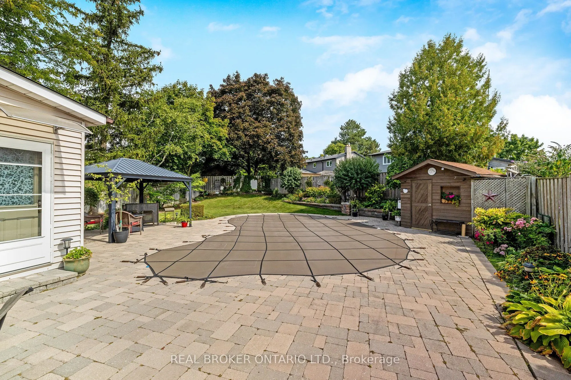 529 Moorelands Crescent