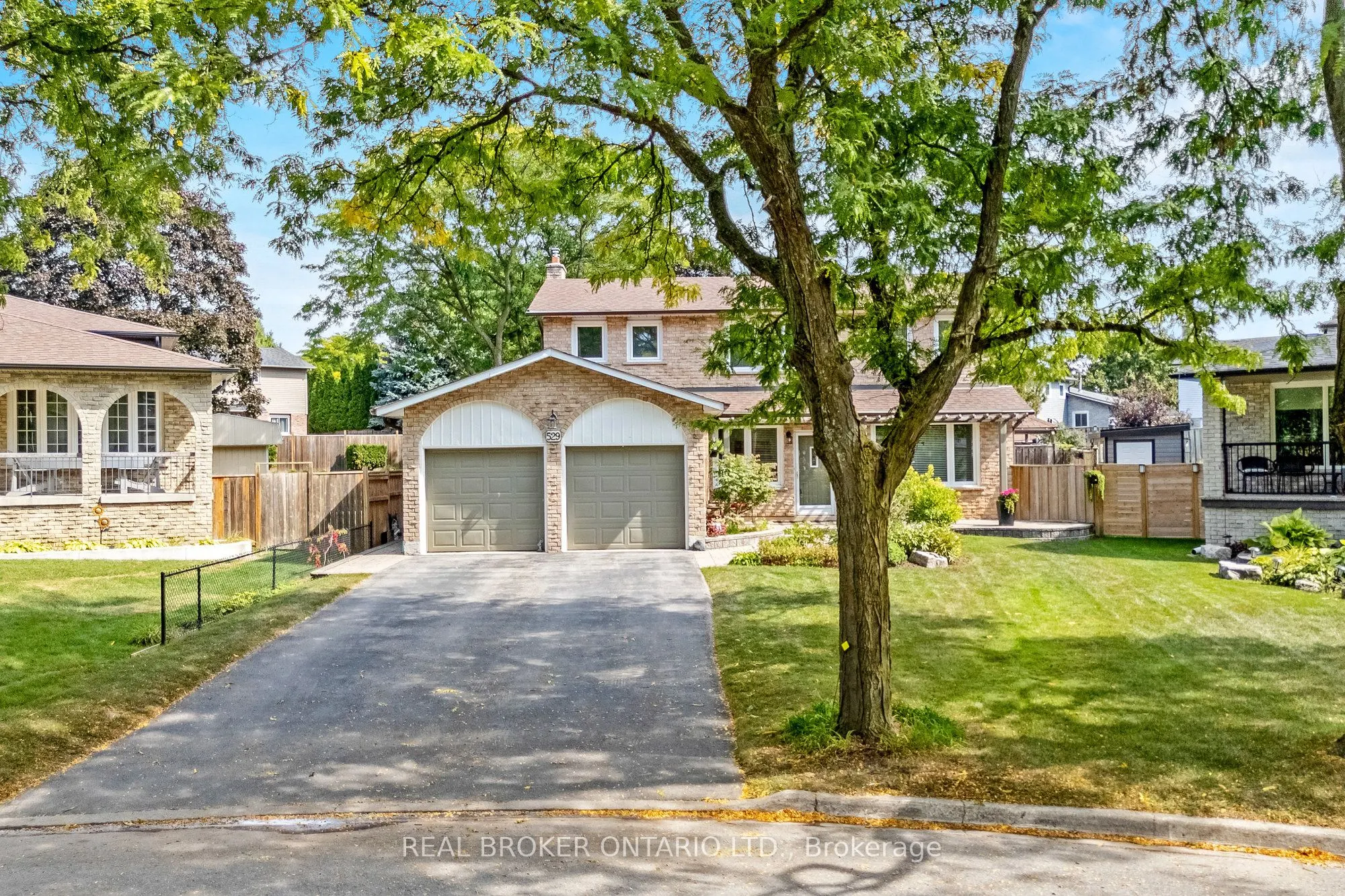 529 Moorelands Crescent