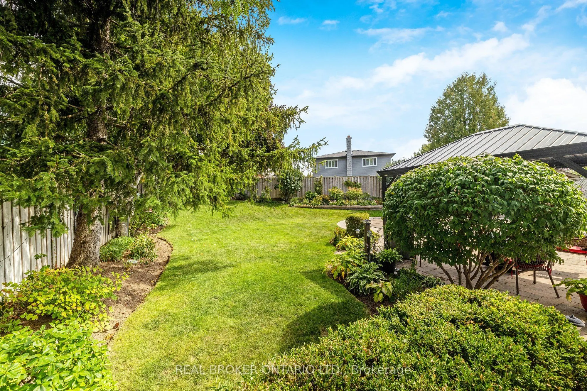 529 Moorelands Crescent