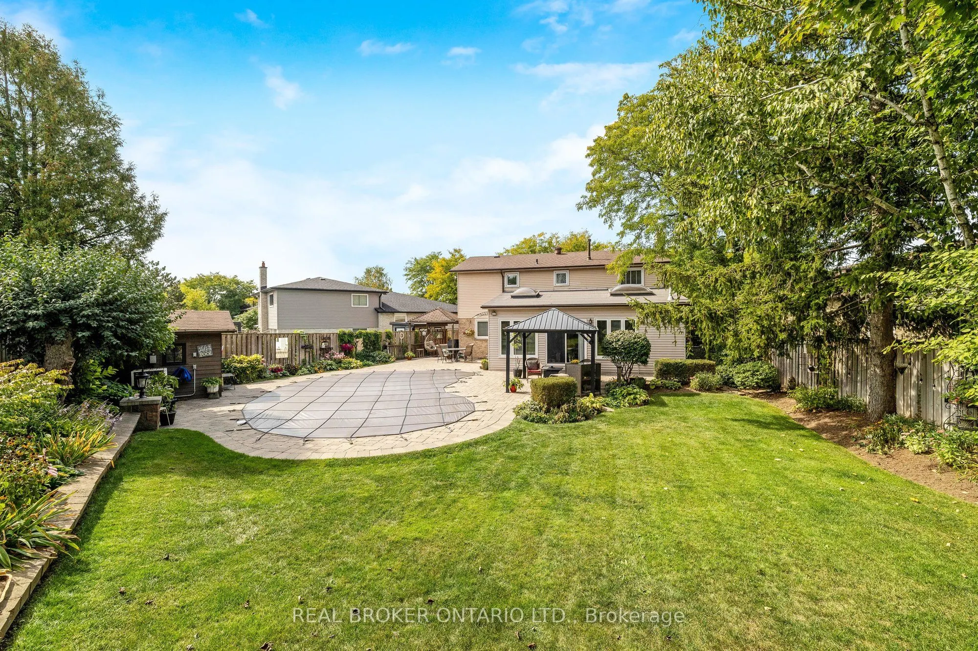529 Moorelands Crescent