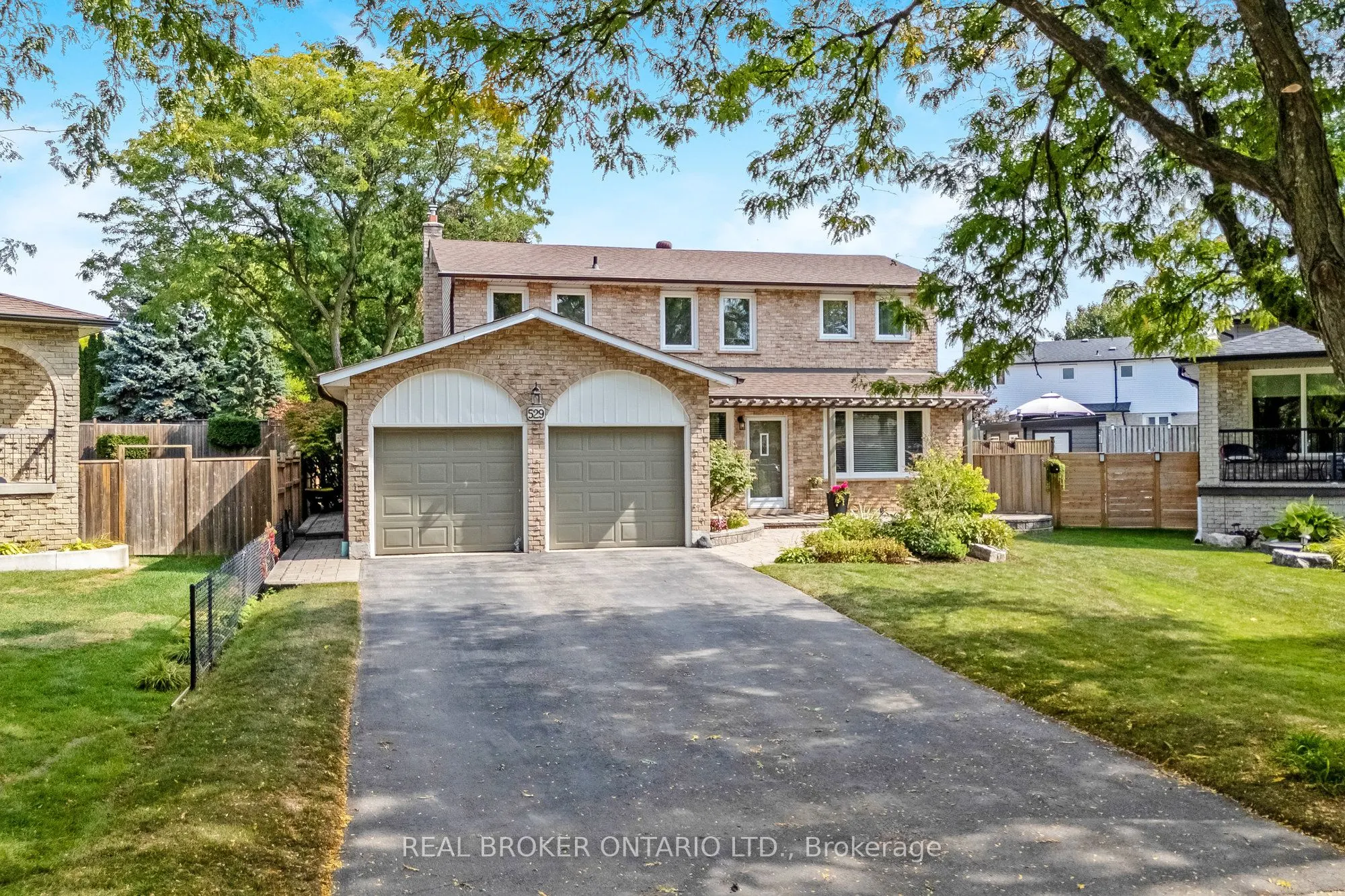 529 Moorelands Crescent