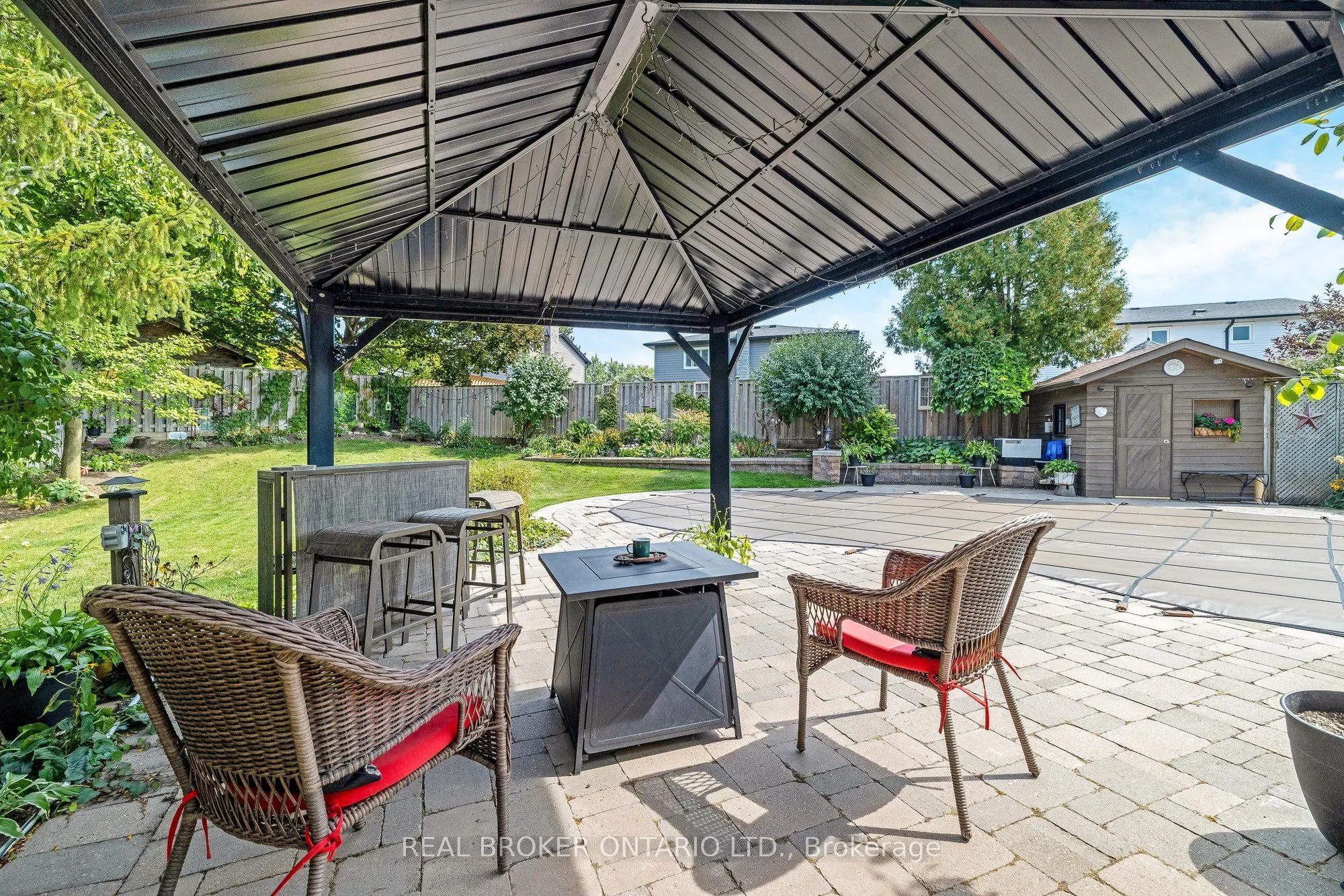529 Moorelands Crescent