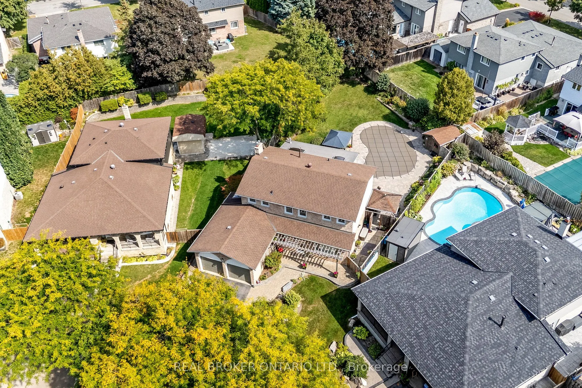 529 Moorelands Crescent