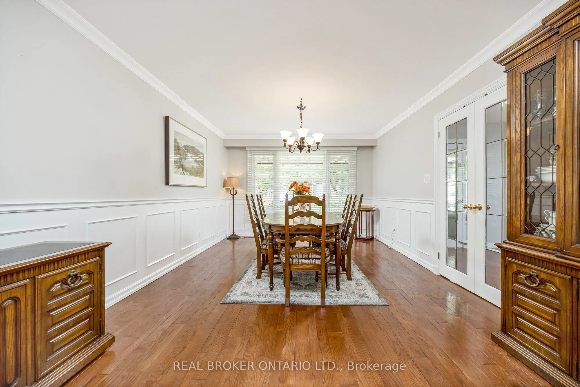 529 Moorelands Crescent