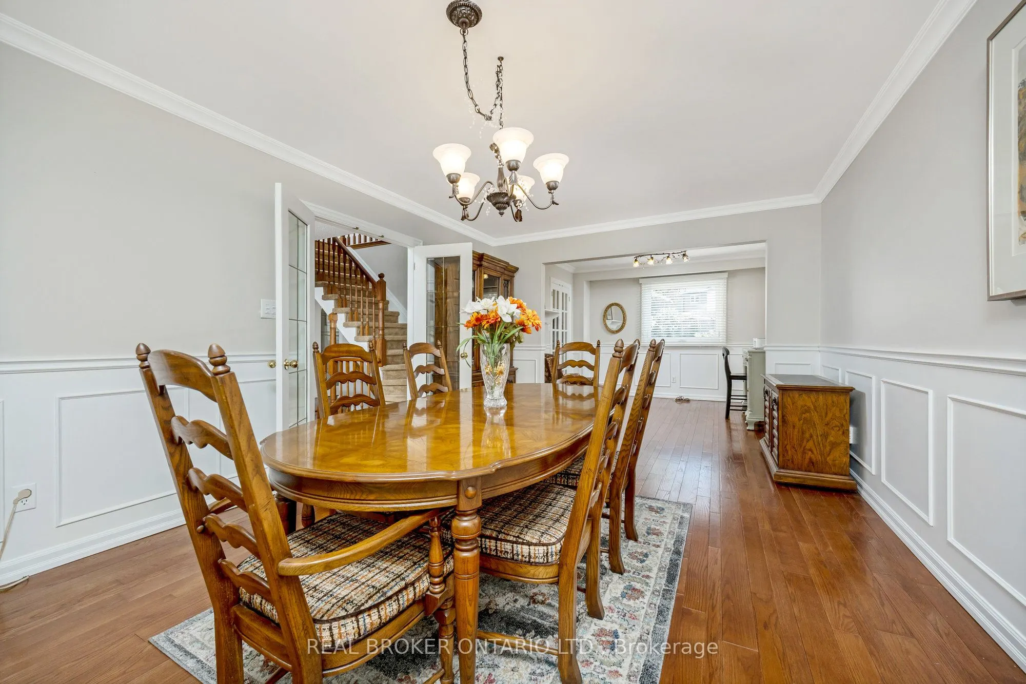 529 Moorelands Crescent
