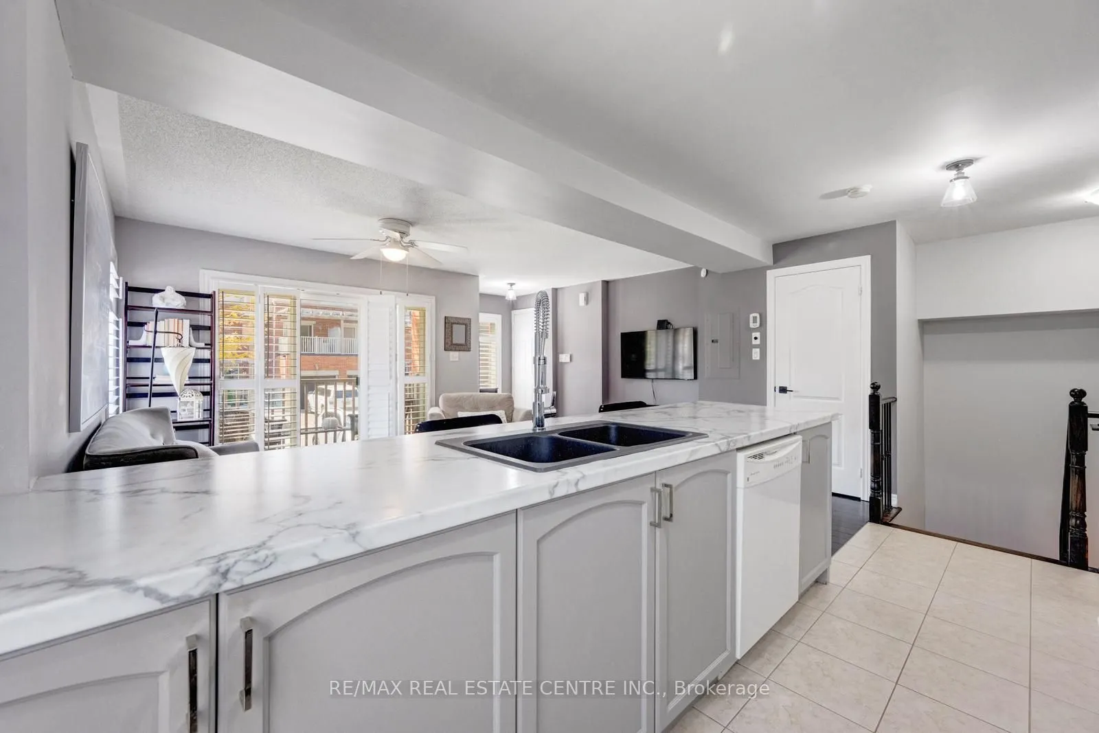3250 Bentley Drive, #11