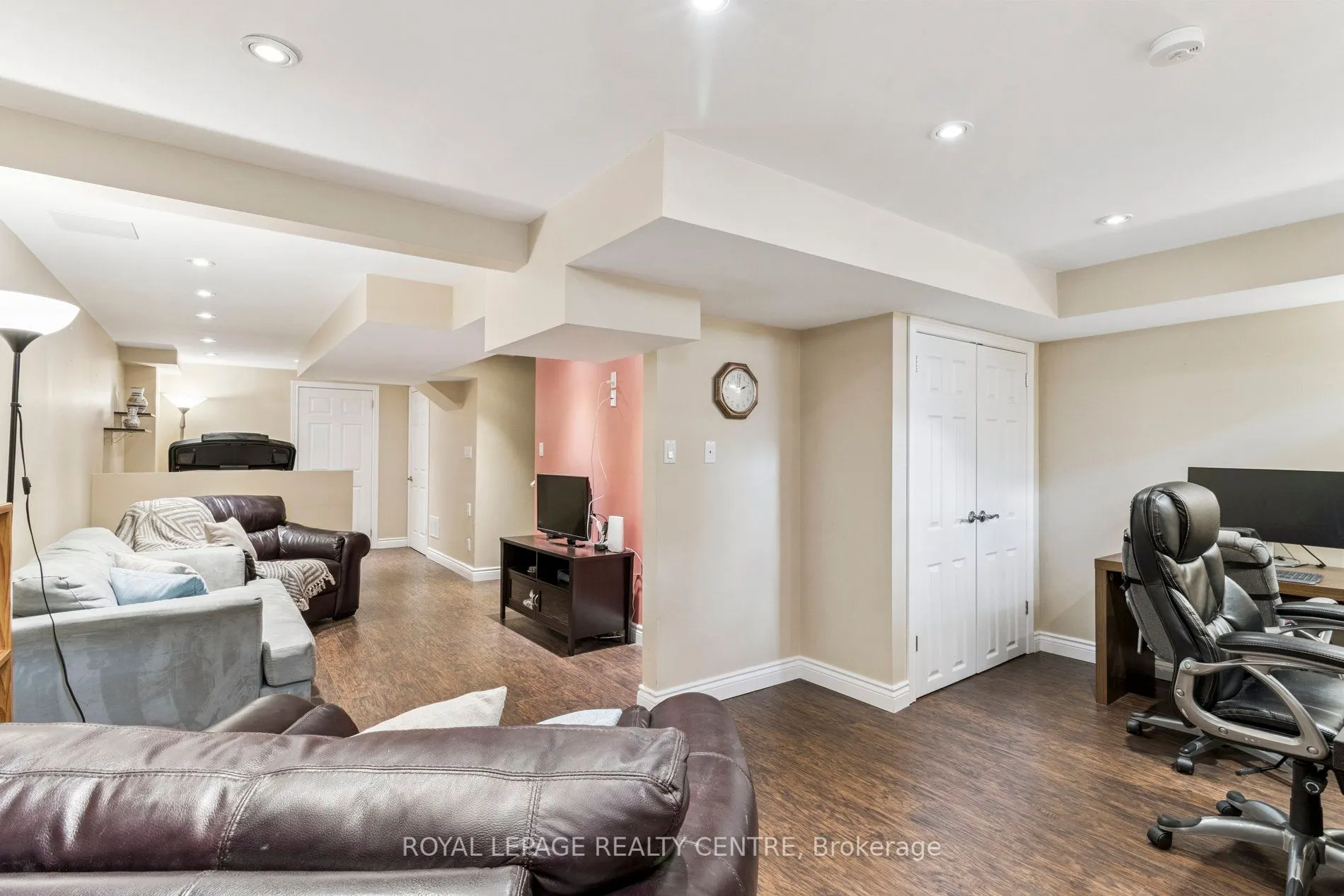 90 Georgian Drive
