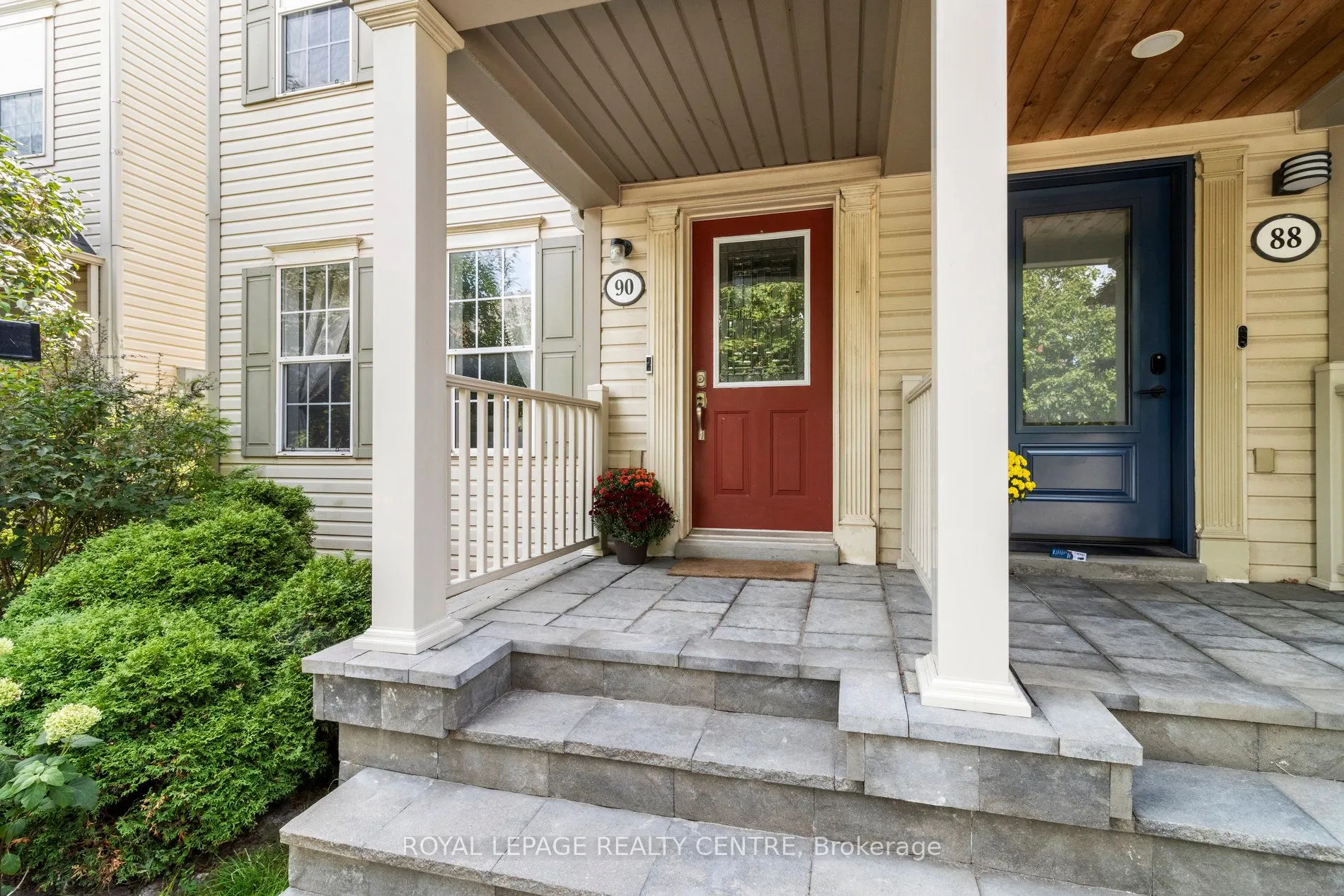 90 Georgian Drive