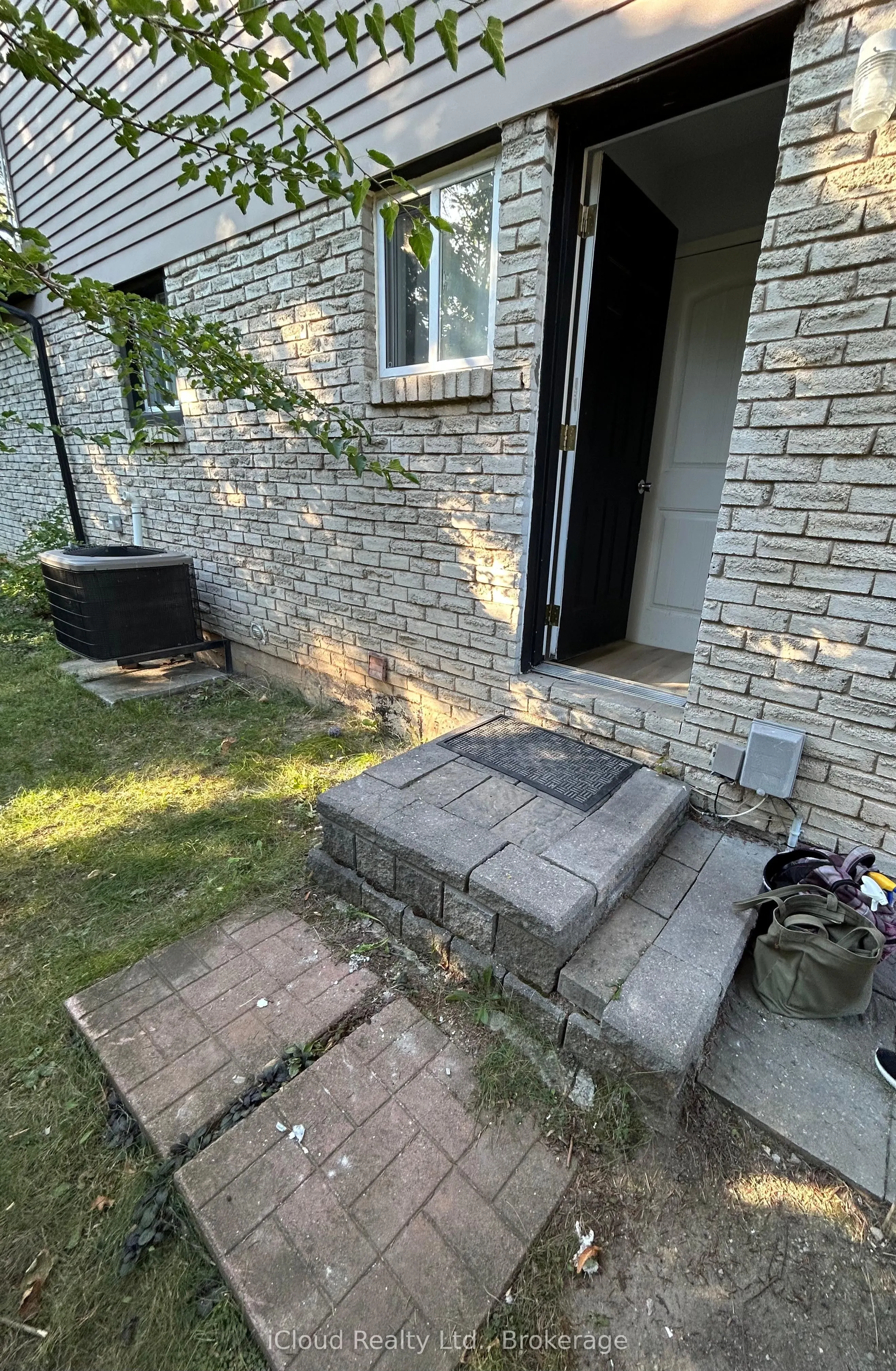 2725 Romark Mews, #Bsmt