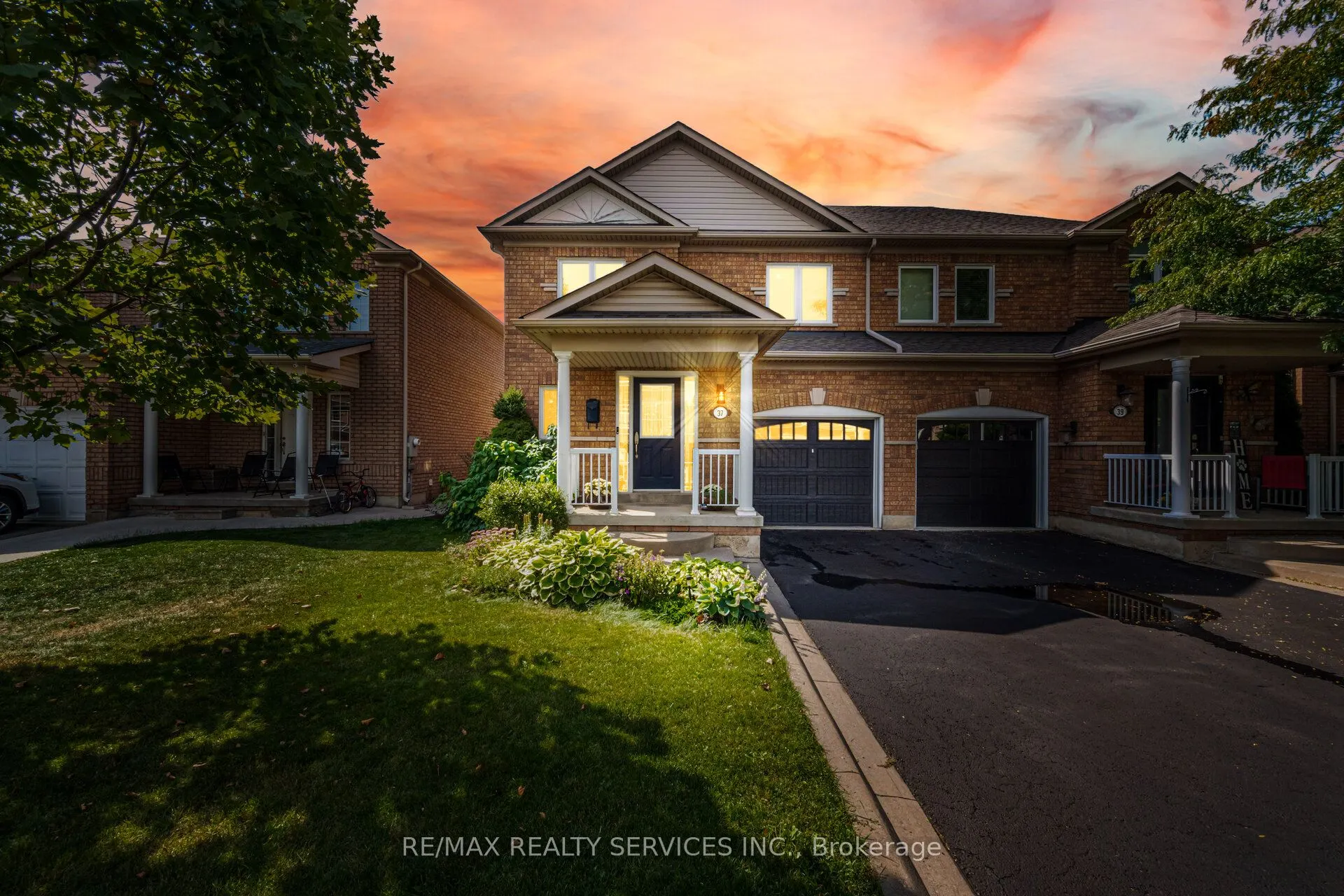 37 Sunnybrook Crescent
