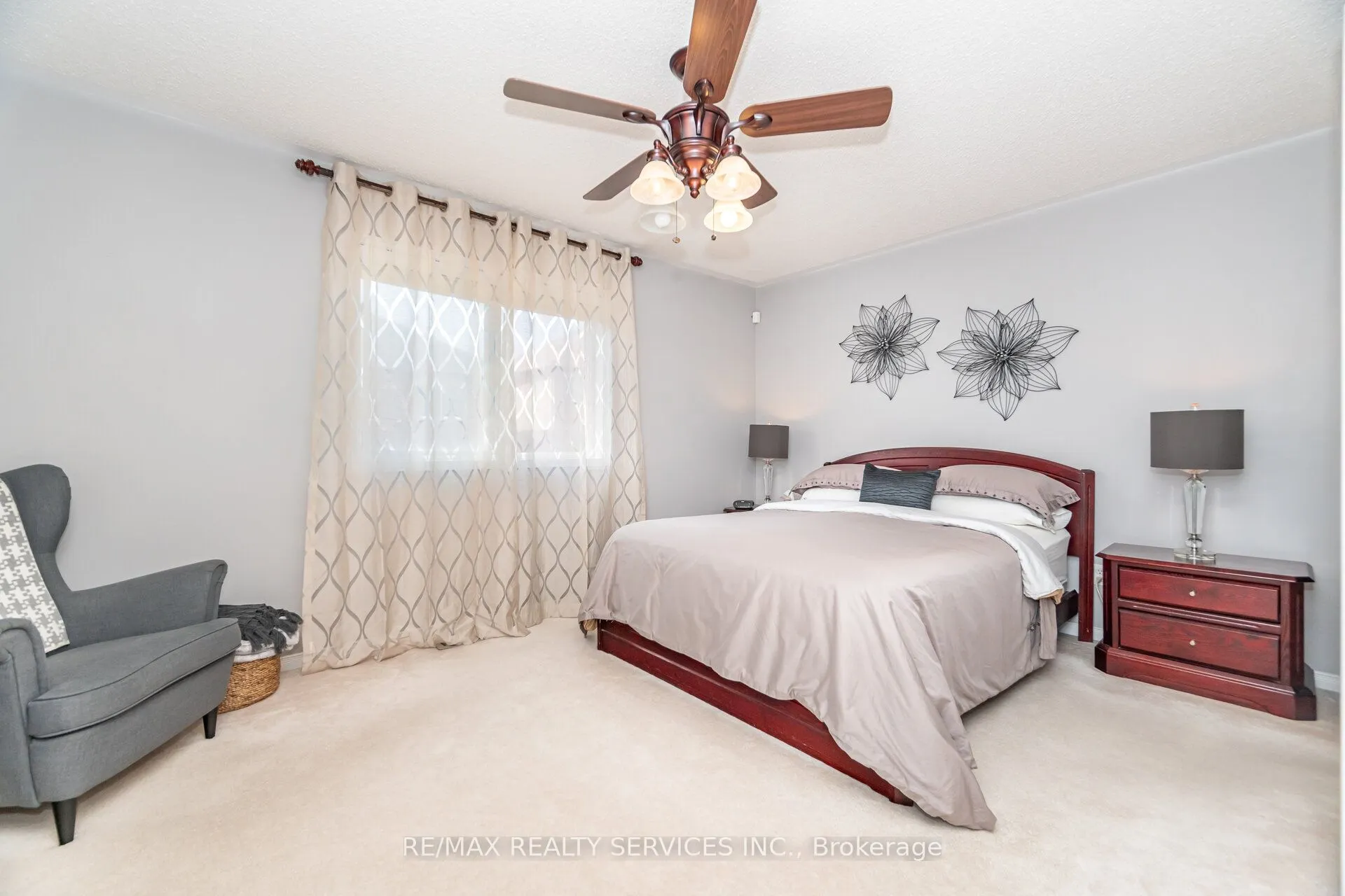 37 Sunnybrook Crescent