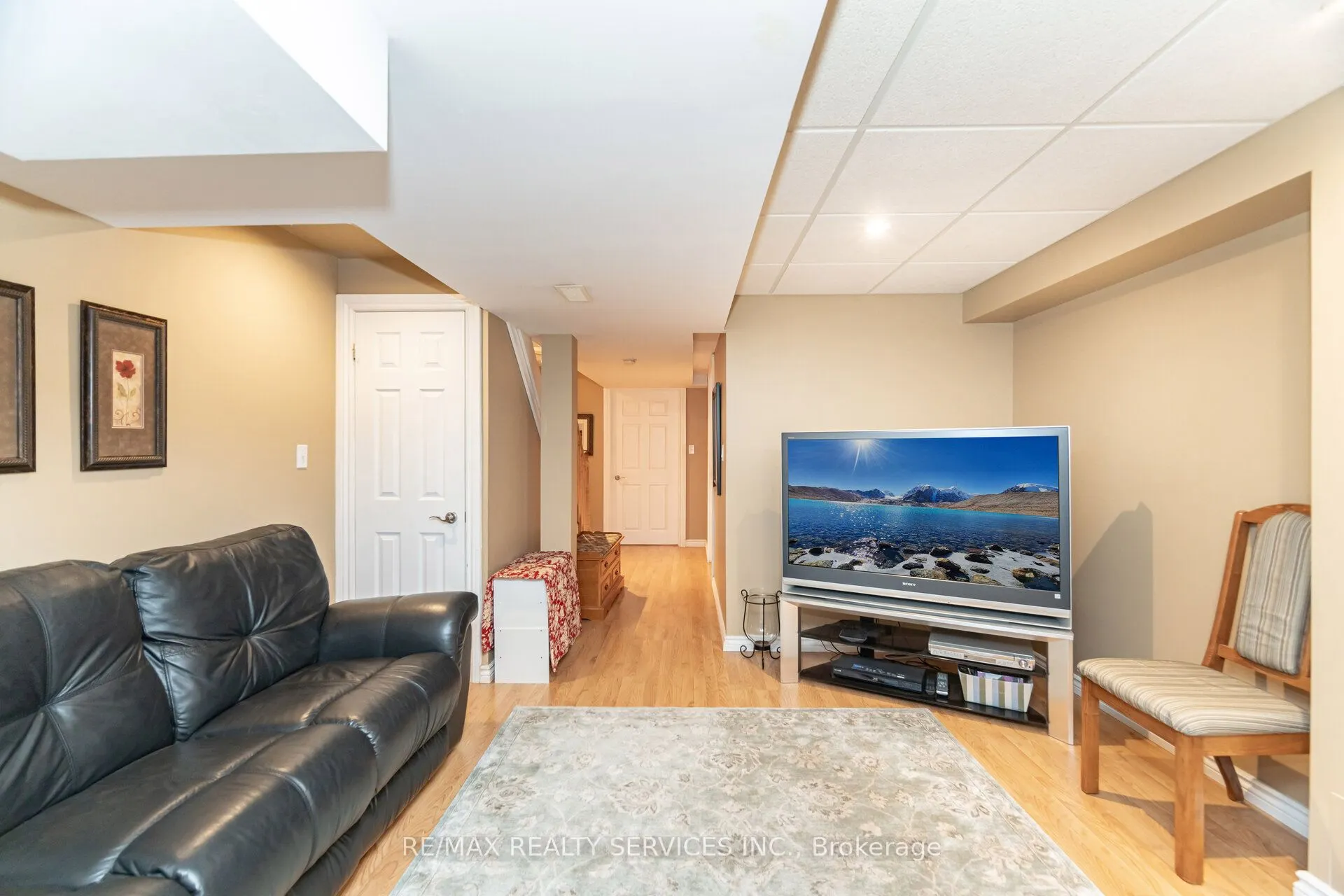 37 Sunnybrook Crescent