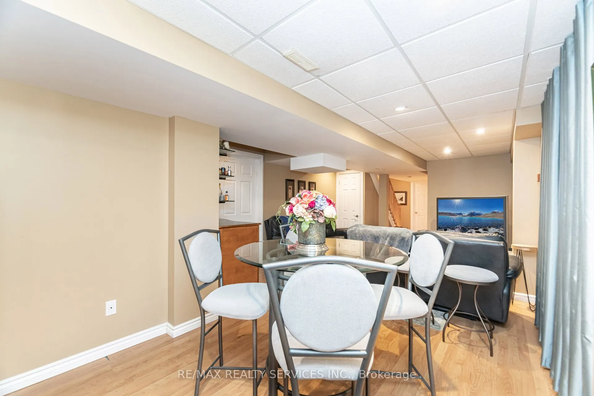 37 Sunnybrook Crescent
