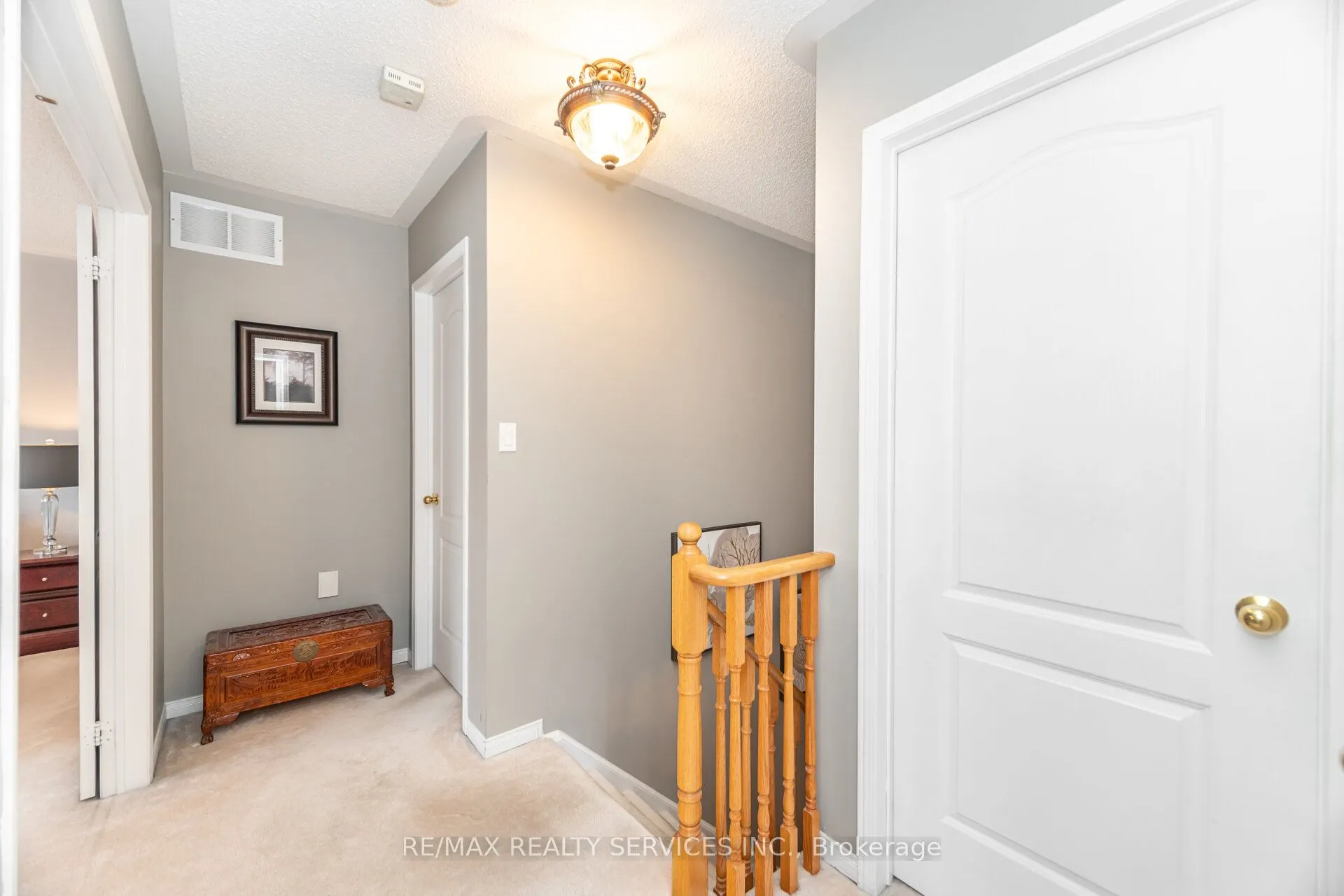 37 Sunnybrook Crescent