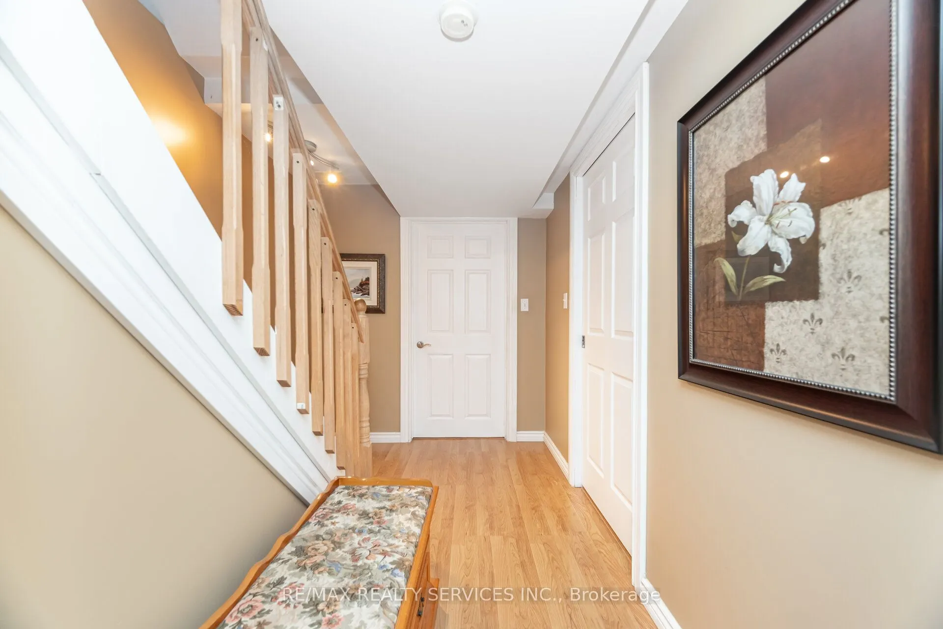 37 Sunnybrook Crescent