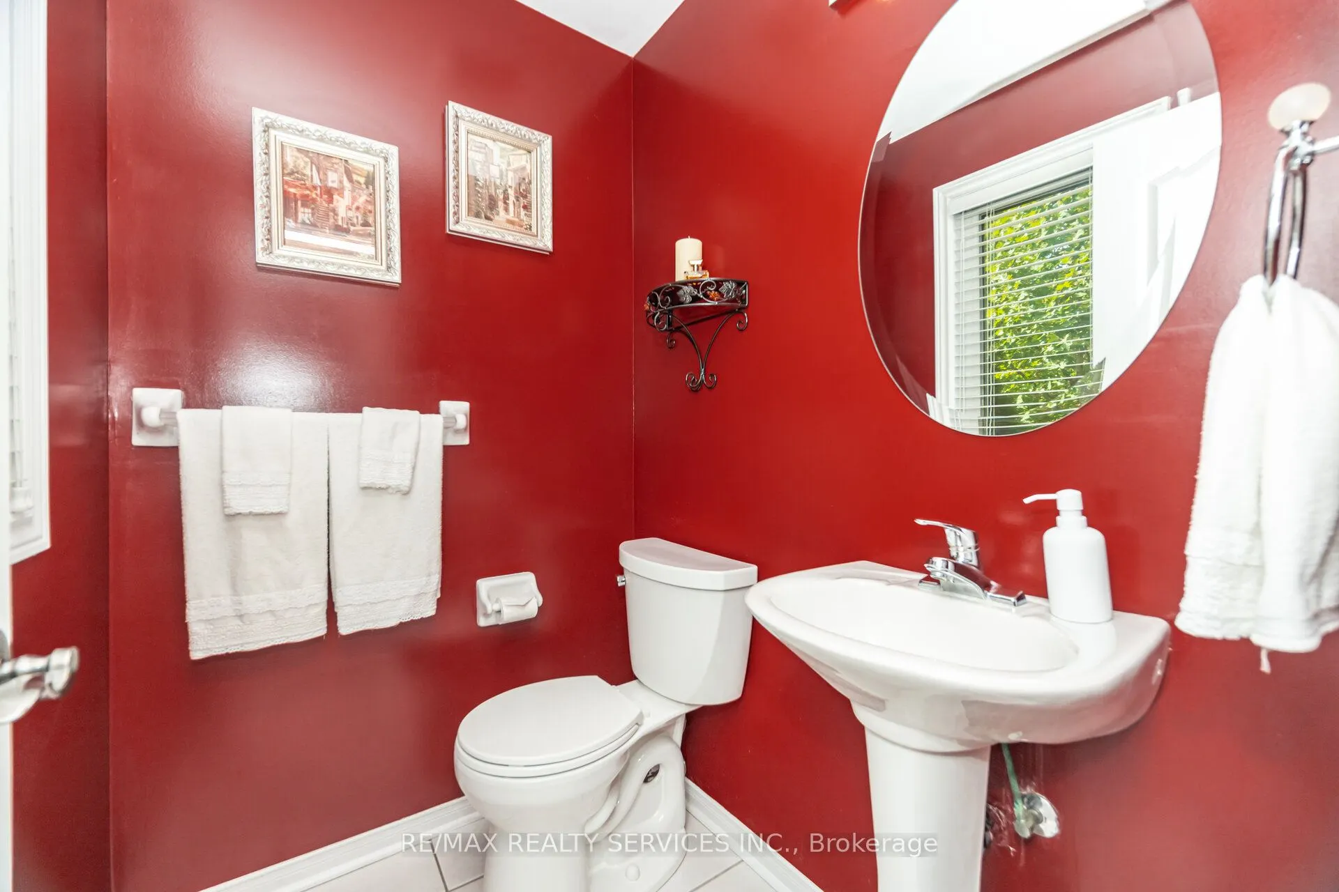 37 Sunnybrook Crescent