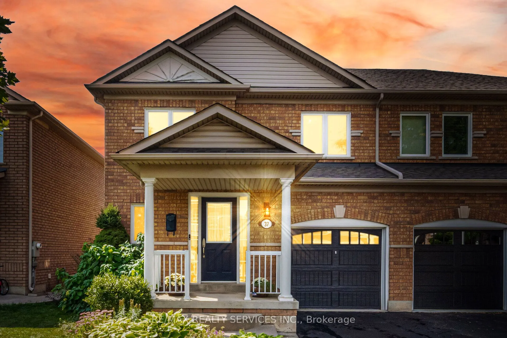 37 Sunnybrook Crescent
