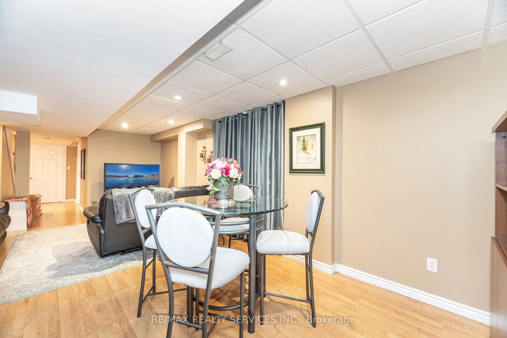 37 Sunnybrook Crescent
