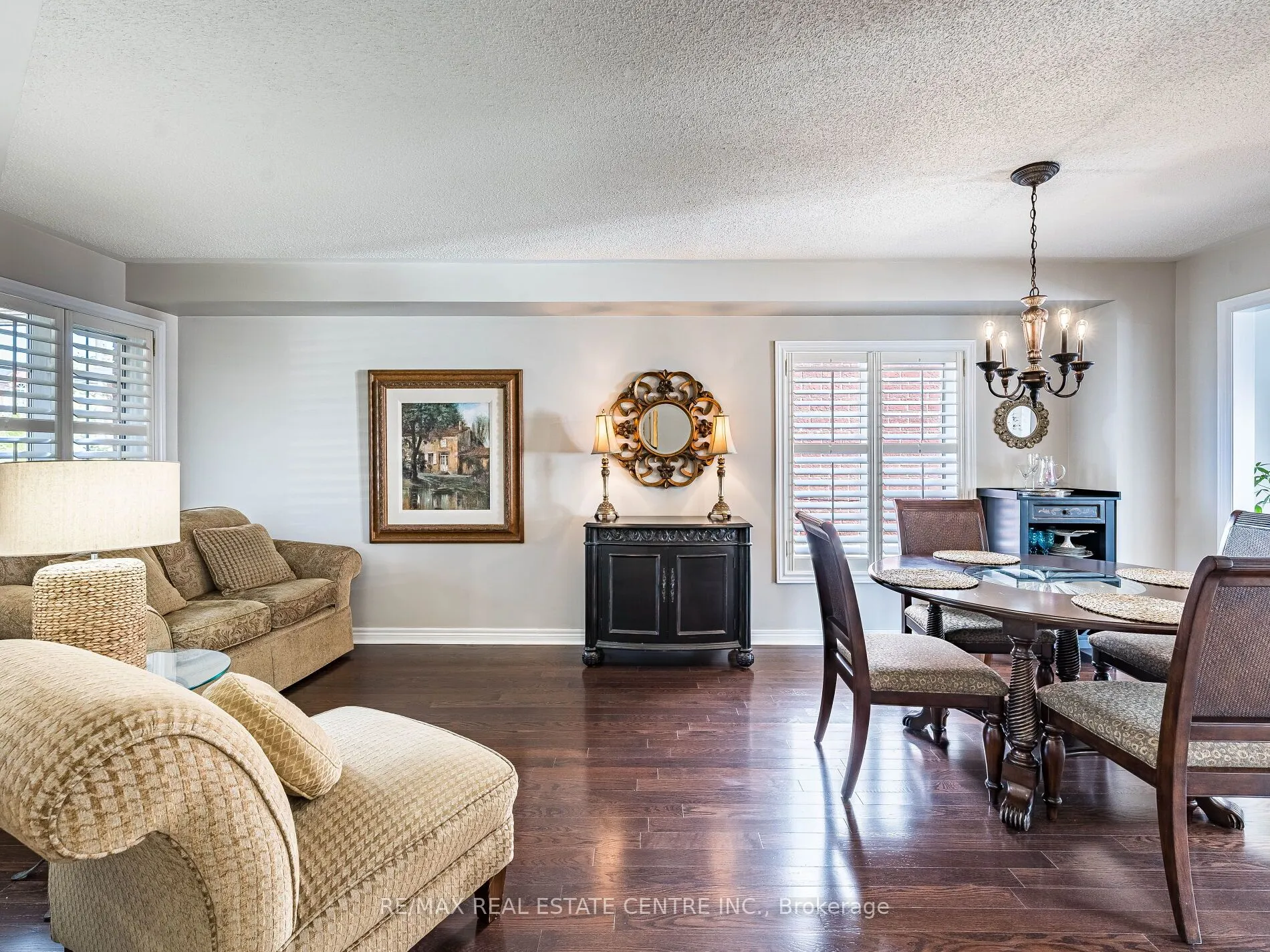 137 Mowat Crescent