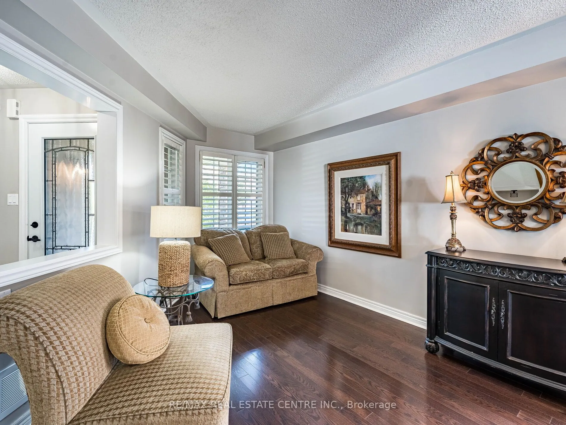 137 Mowat Crescent