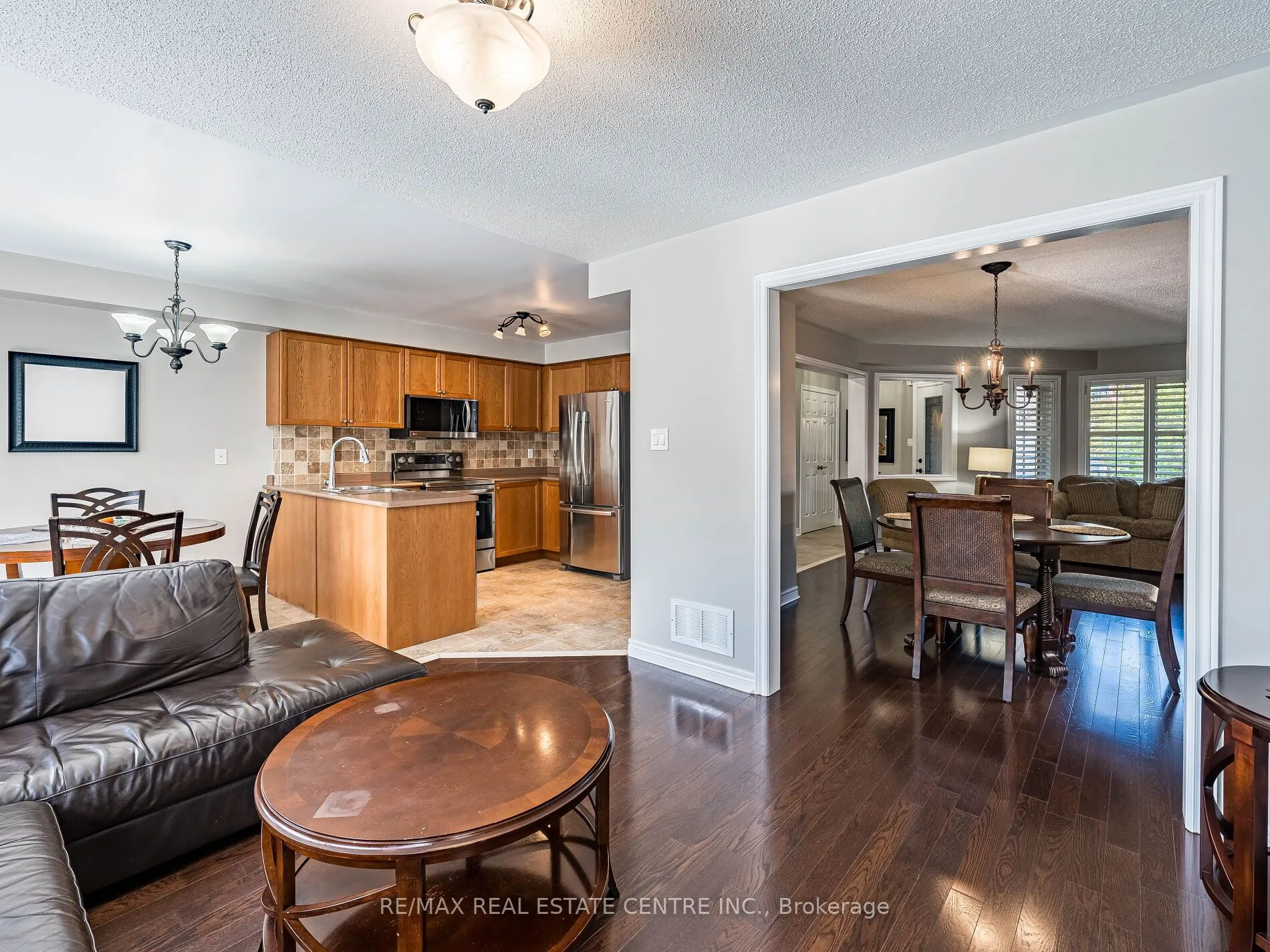 137 Mowat Crescent