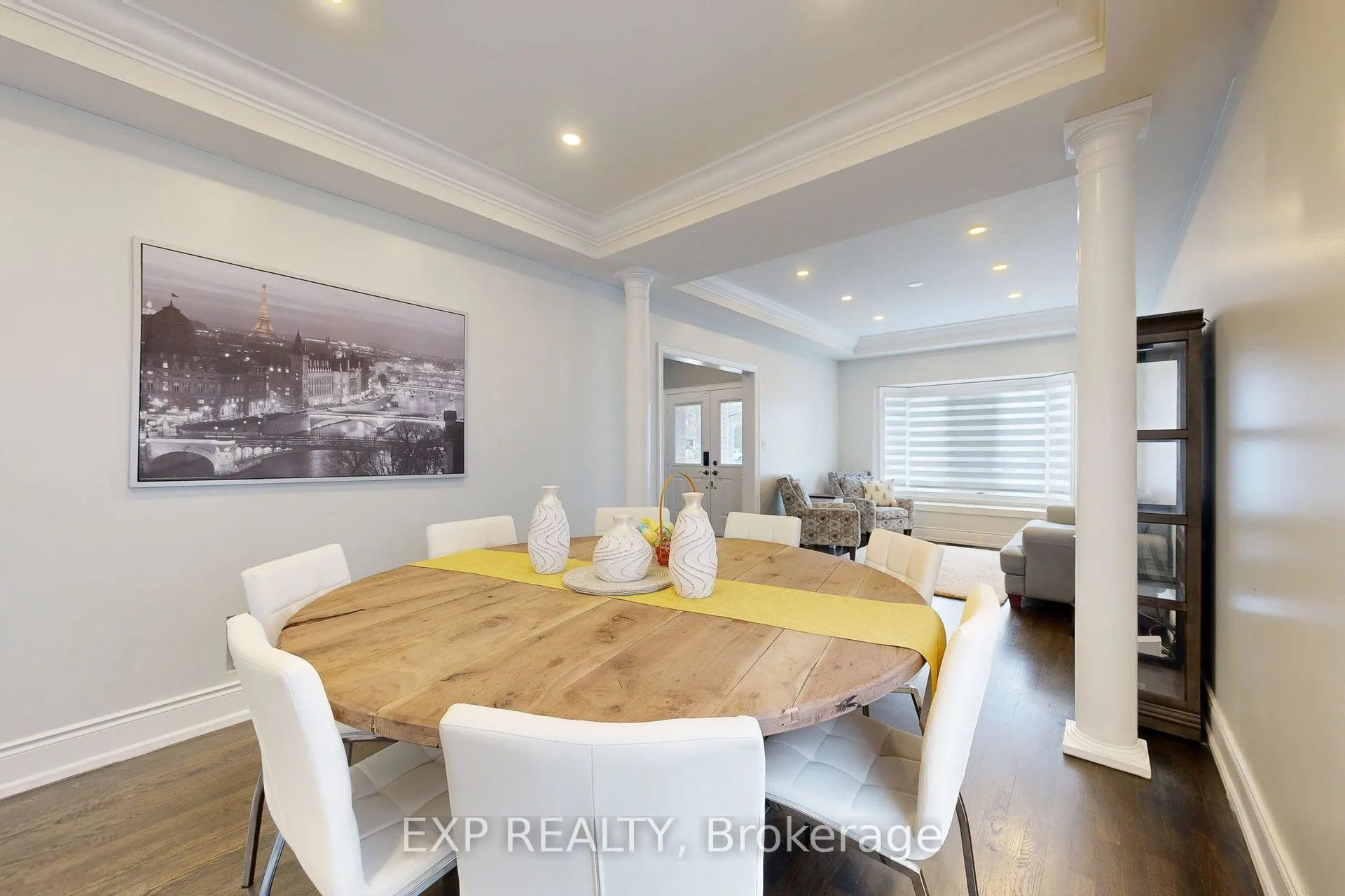 100 Dells Crescent