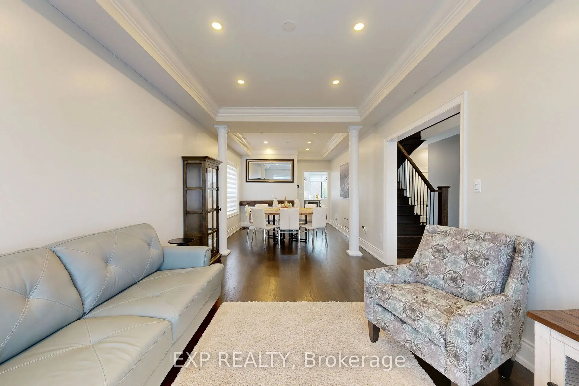 100 Dells Crescent