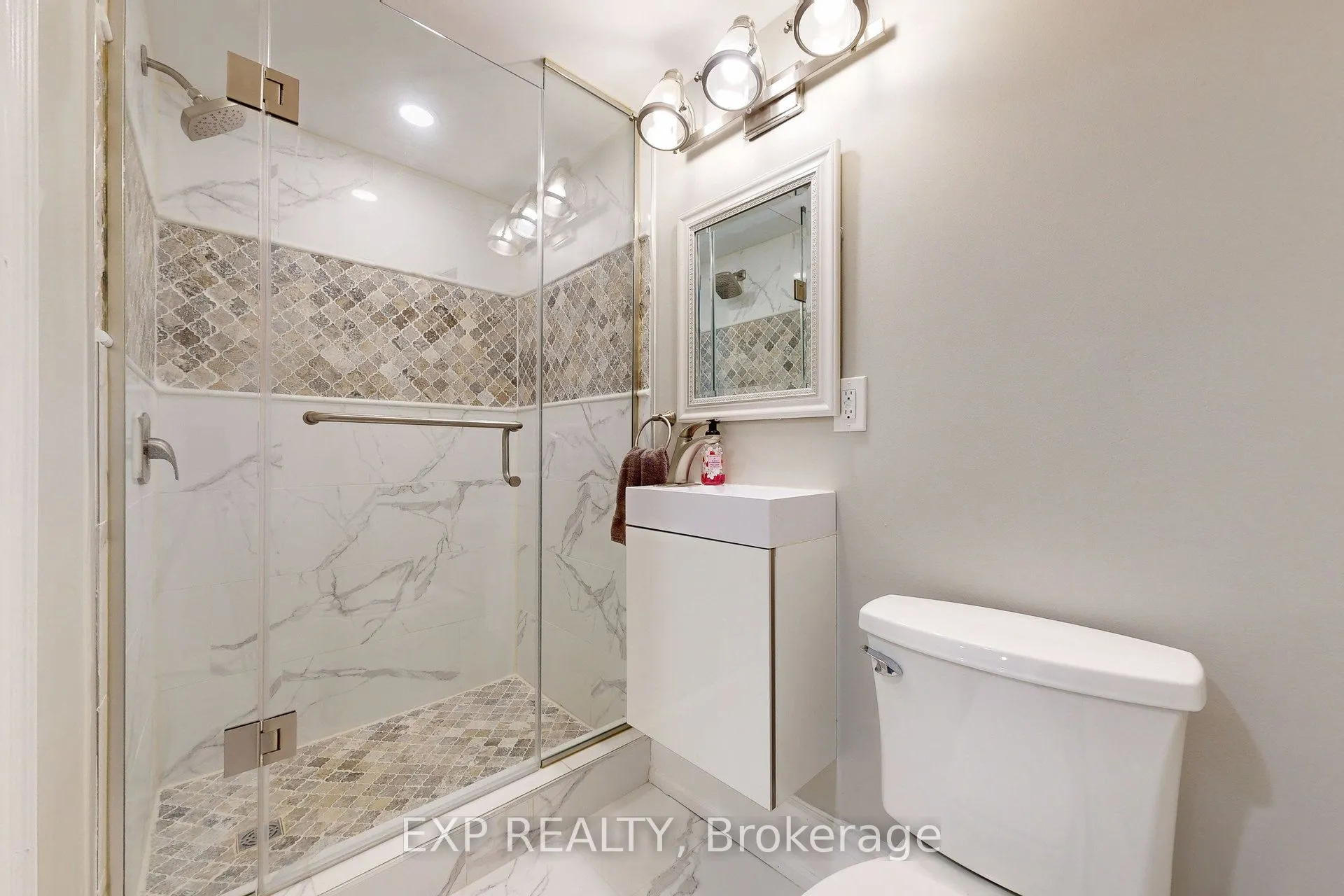100 Dells Crescent