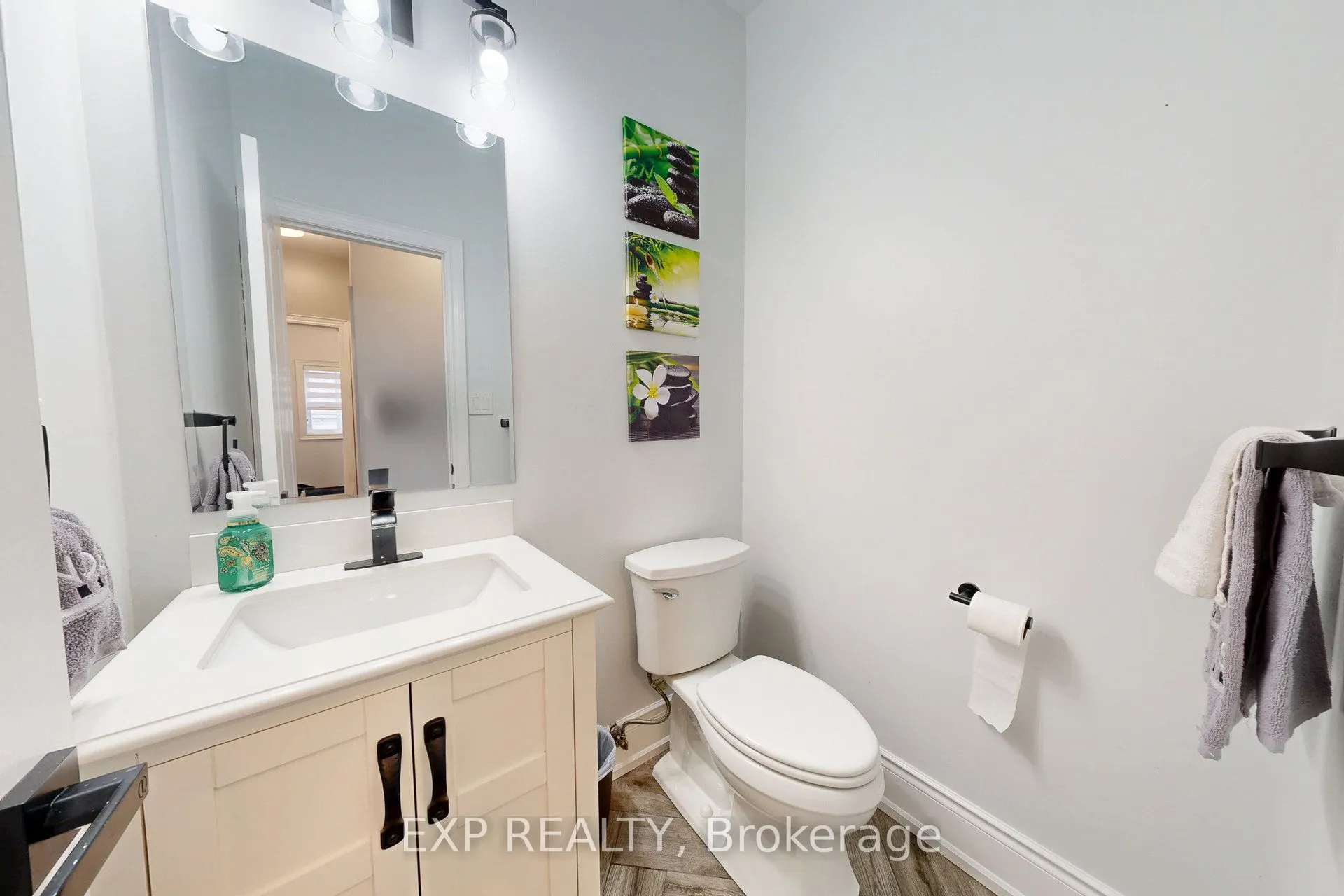 100 Dells Crescent