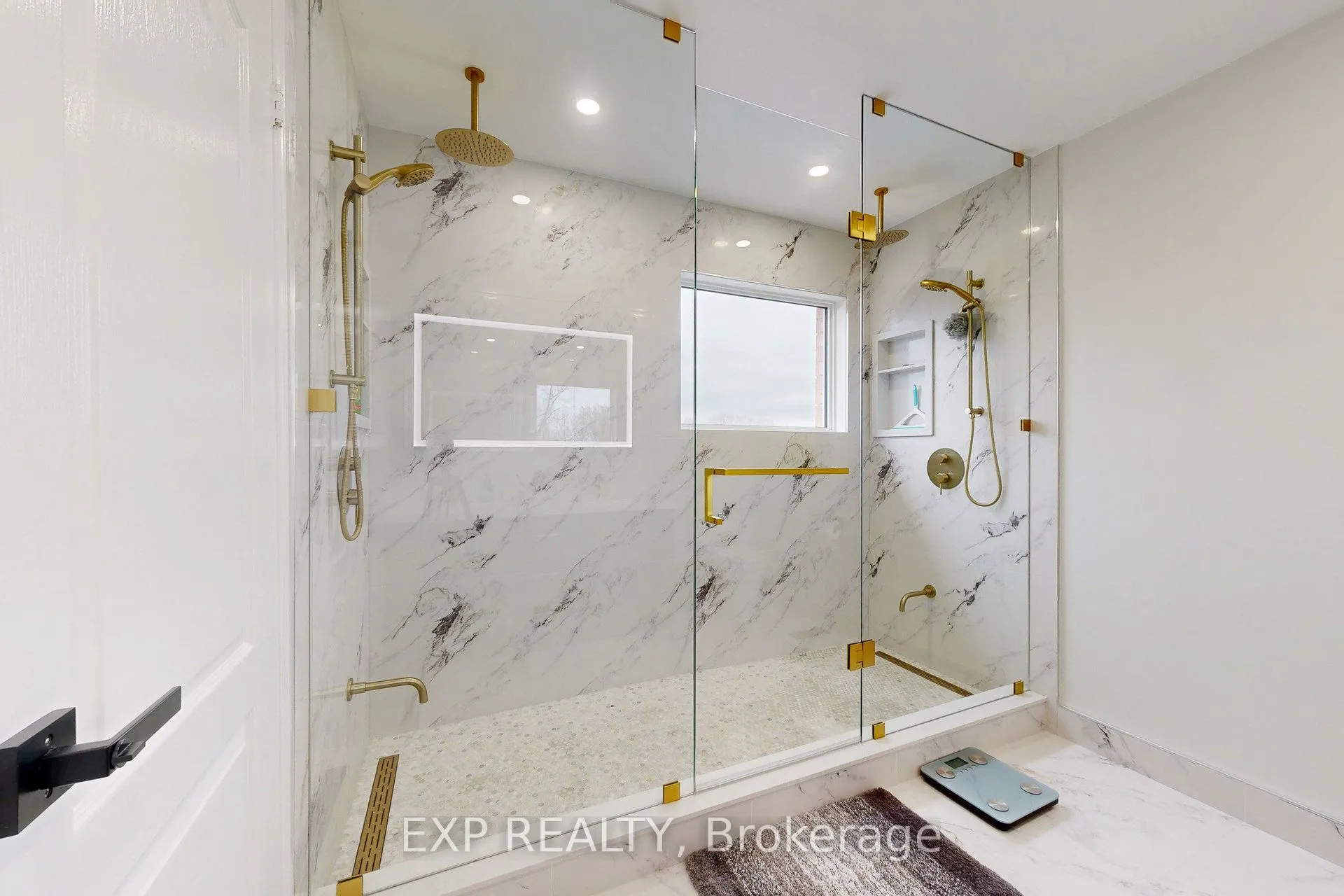 100 Dells Crescent