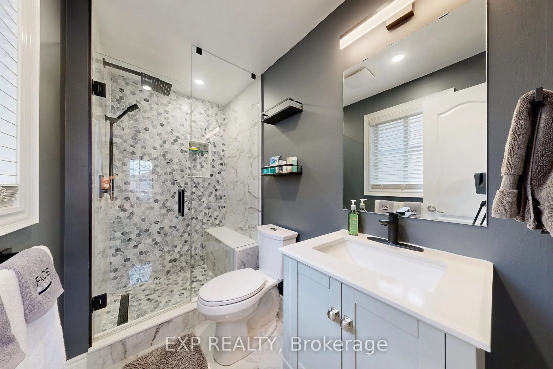 100 Dells Crescent