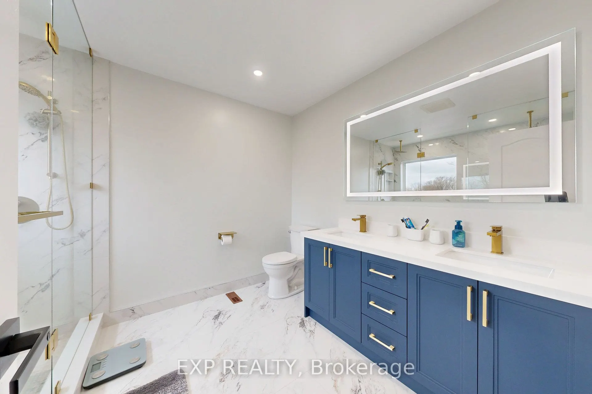 100 Dells Crescent
