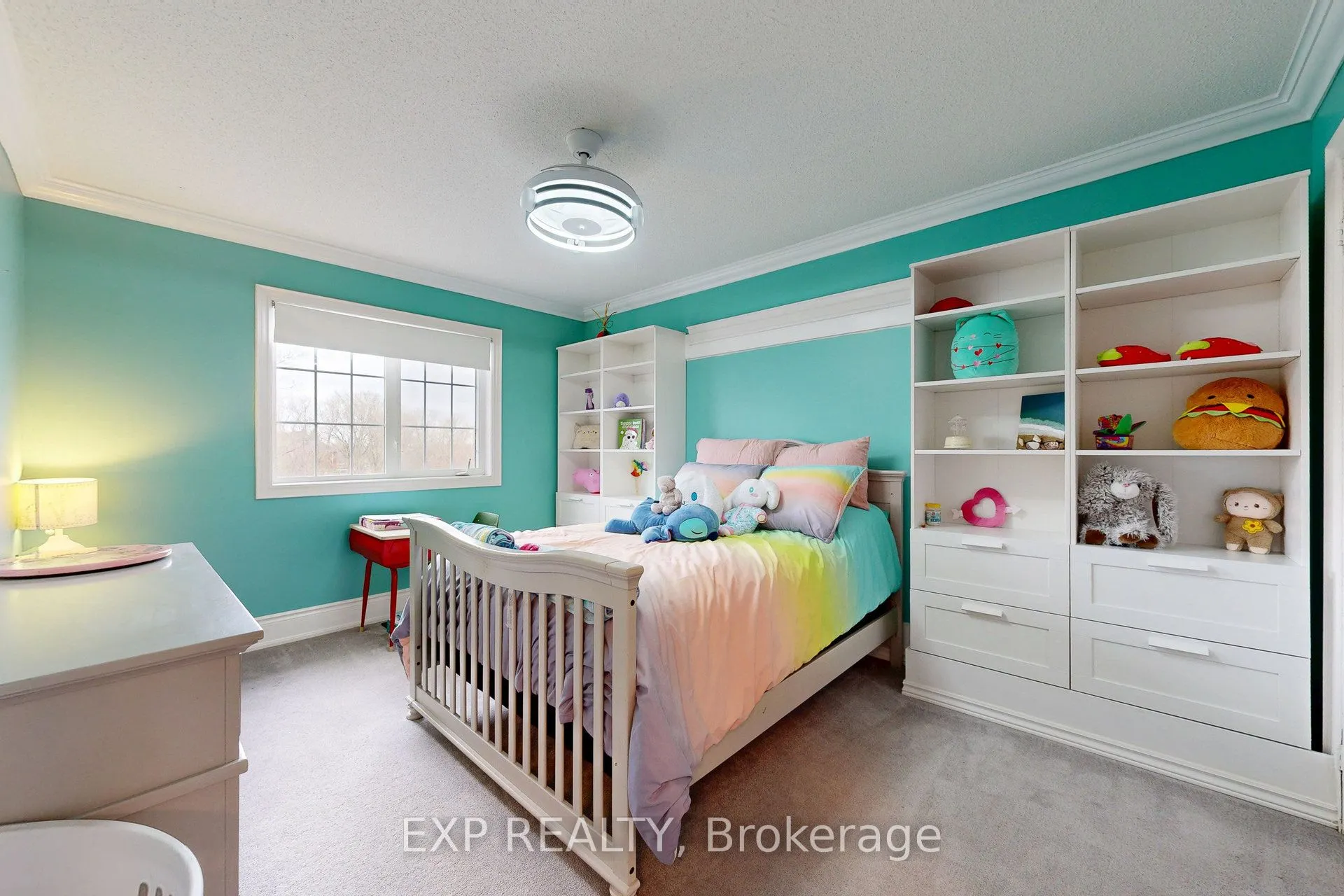 100 Dells Crescent