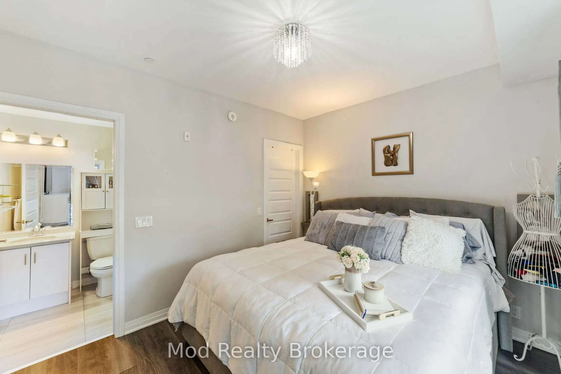 128 Grovewood Common, #129