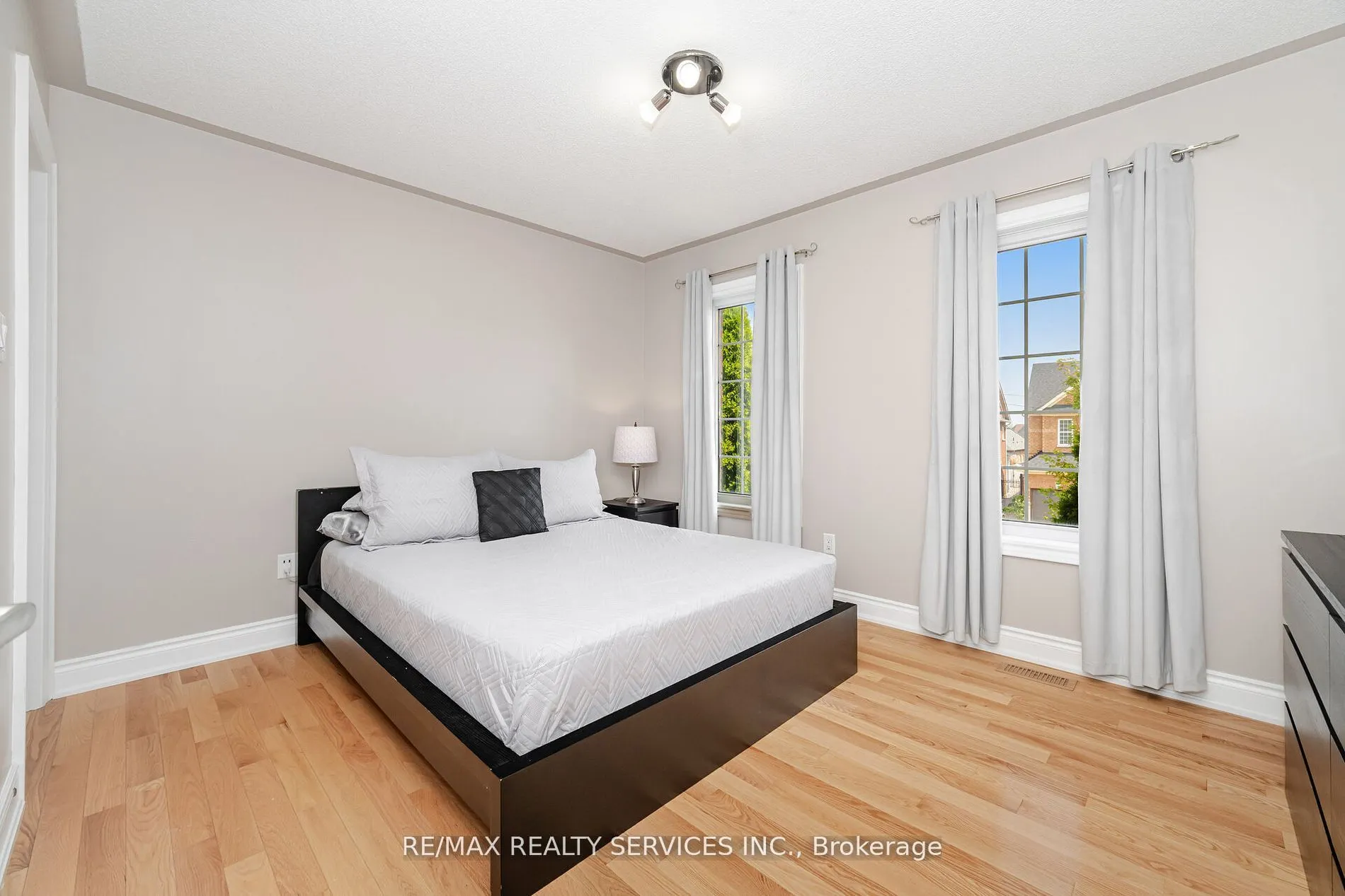 6 Hugo Road