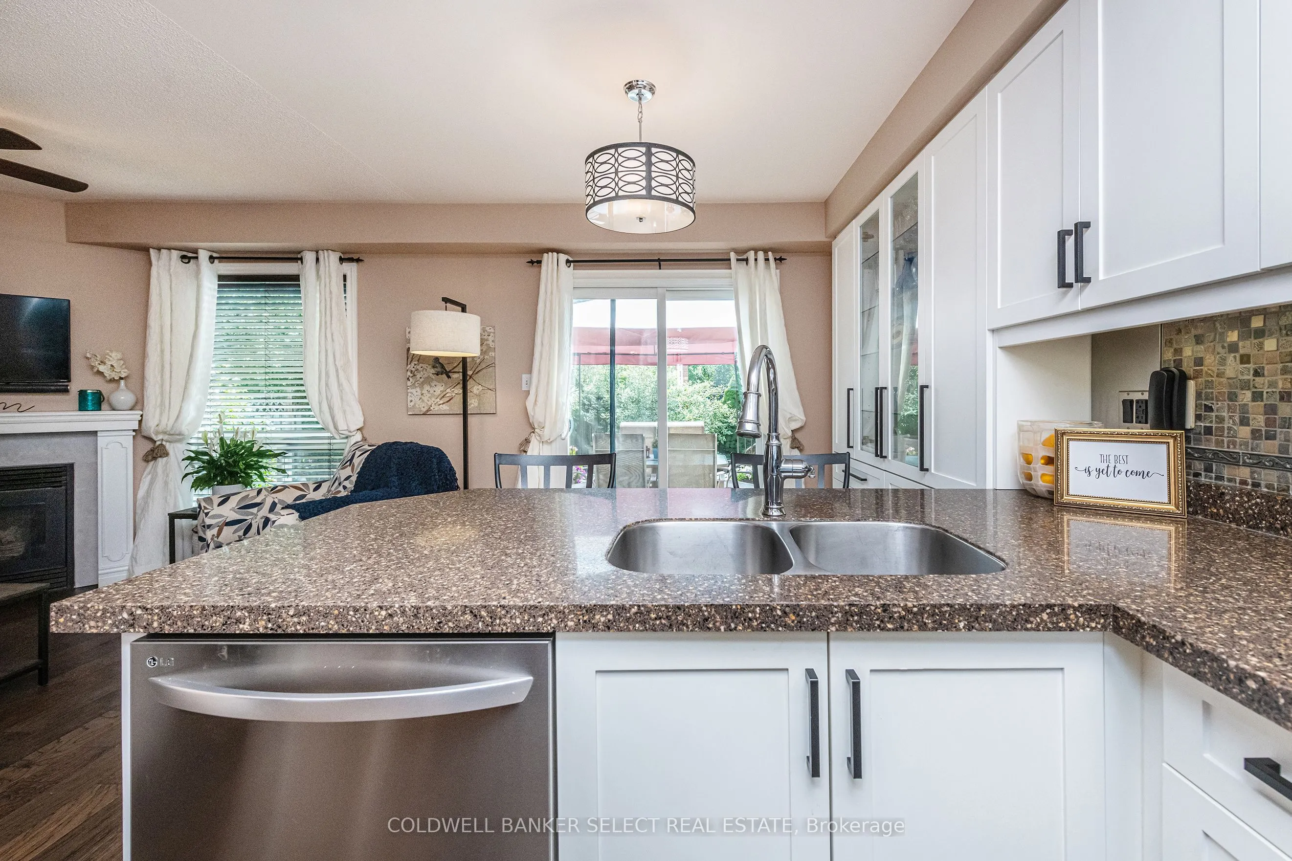 17 Saddletree Trail