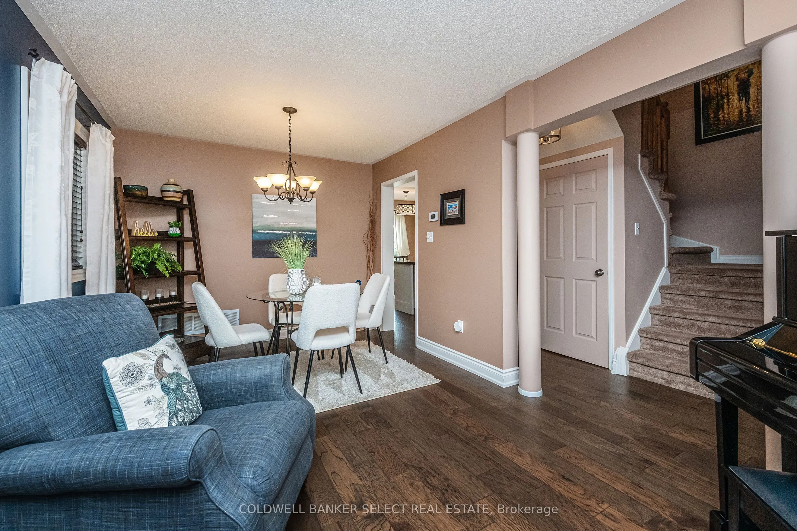 17 Saddletree Trail