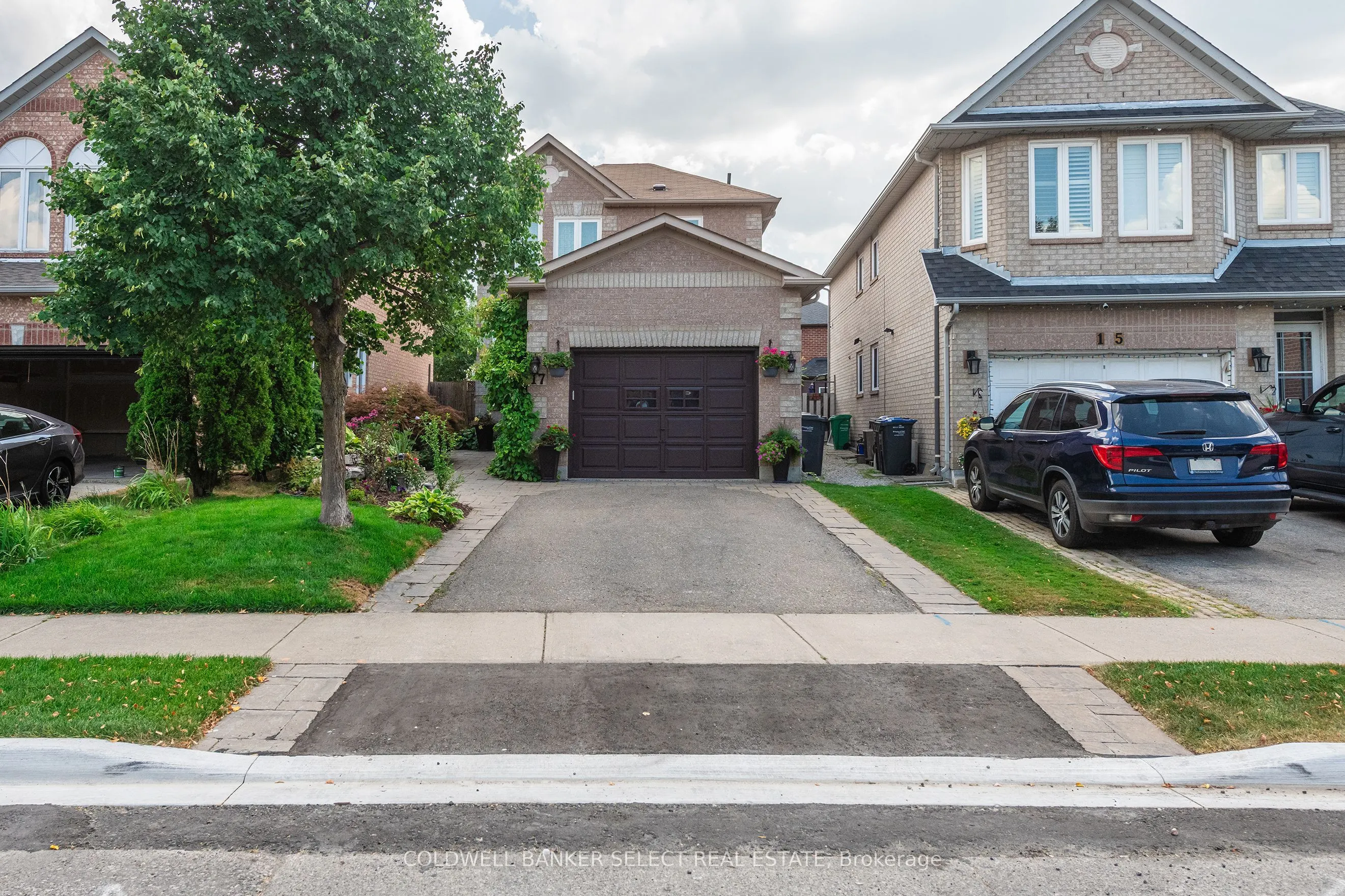 17 Saddletree Trail