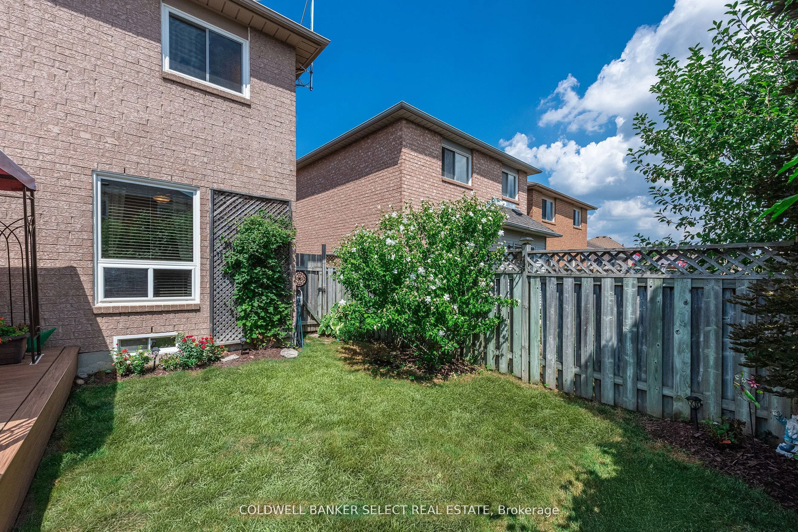 17 Saddletree Trail