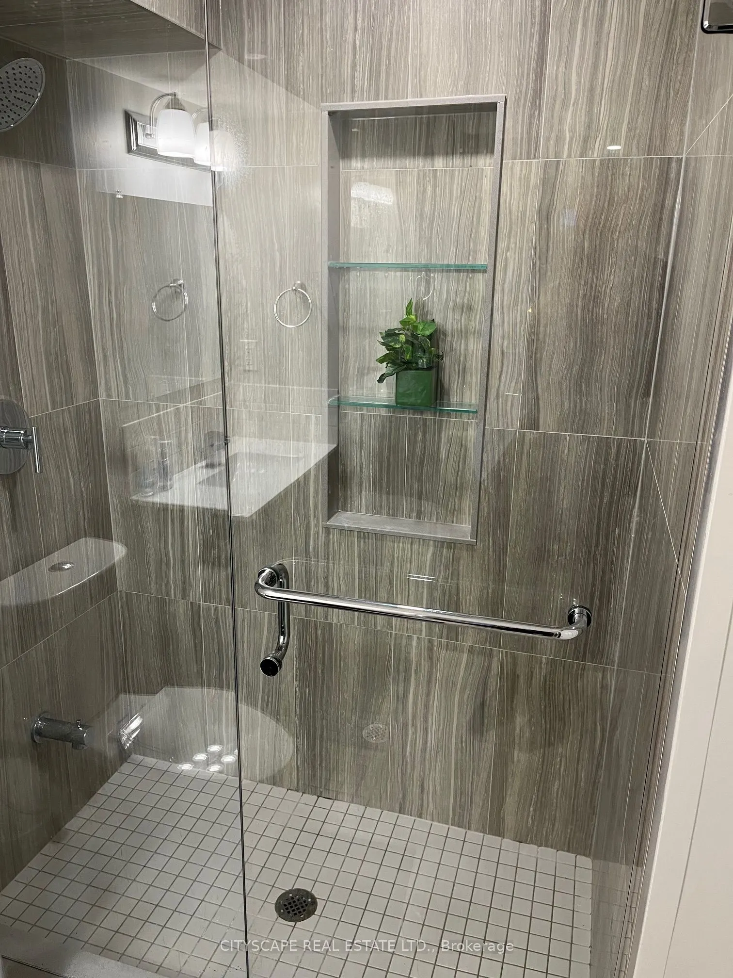 27 Seafair Crescent