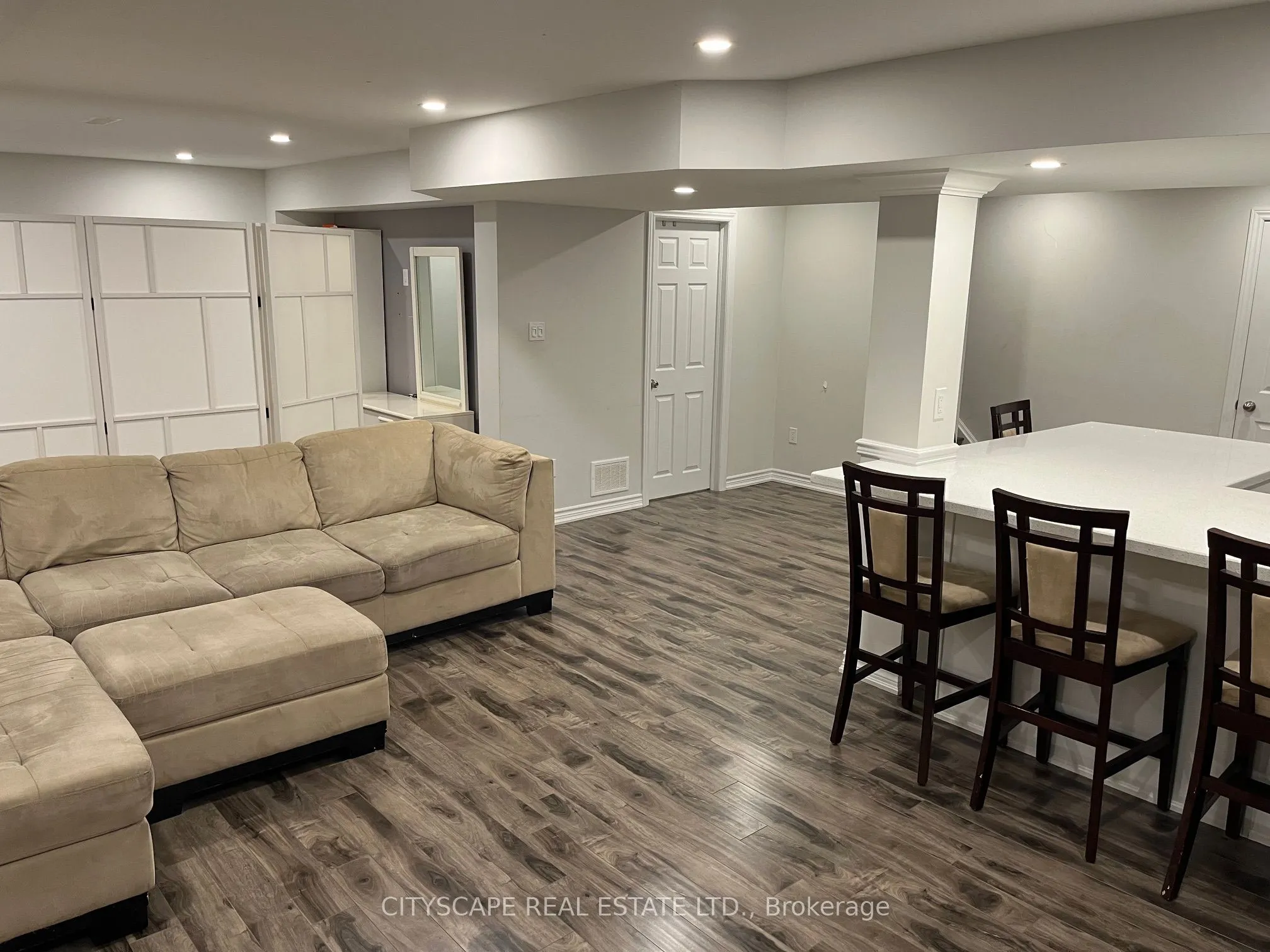 27 Seafair Crescent