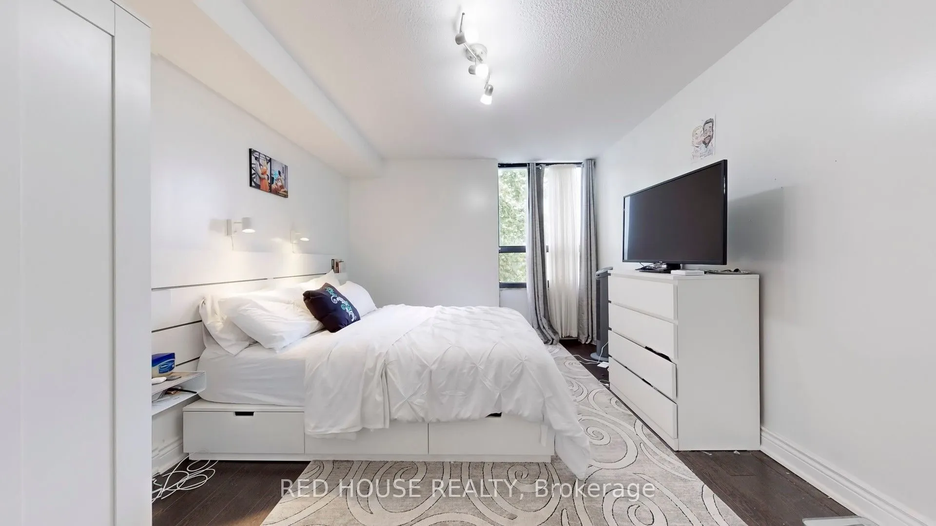 50 Mississauga Valley Boulevard, #413