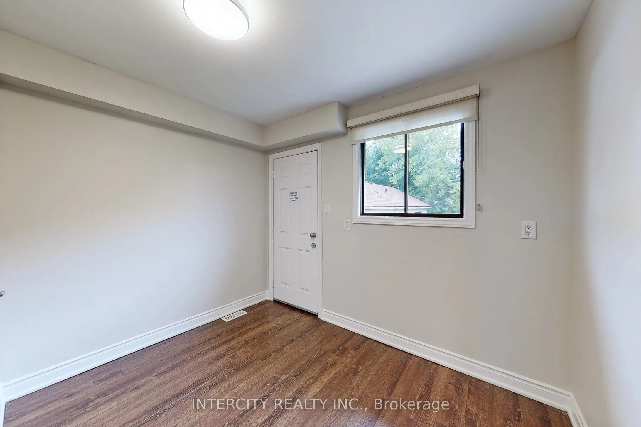 122 Rutherford Road N